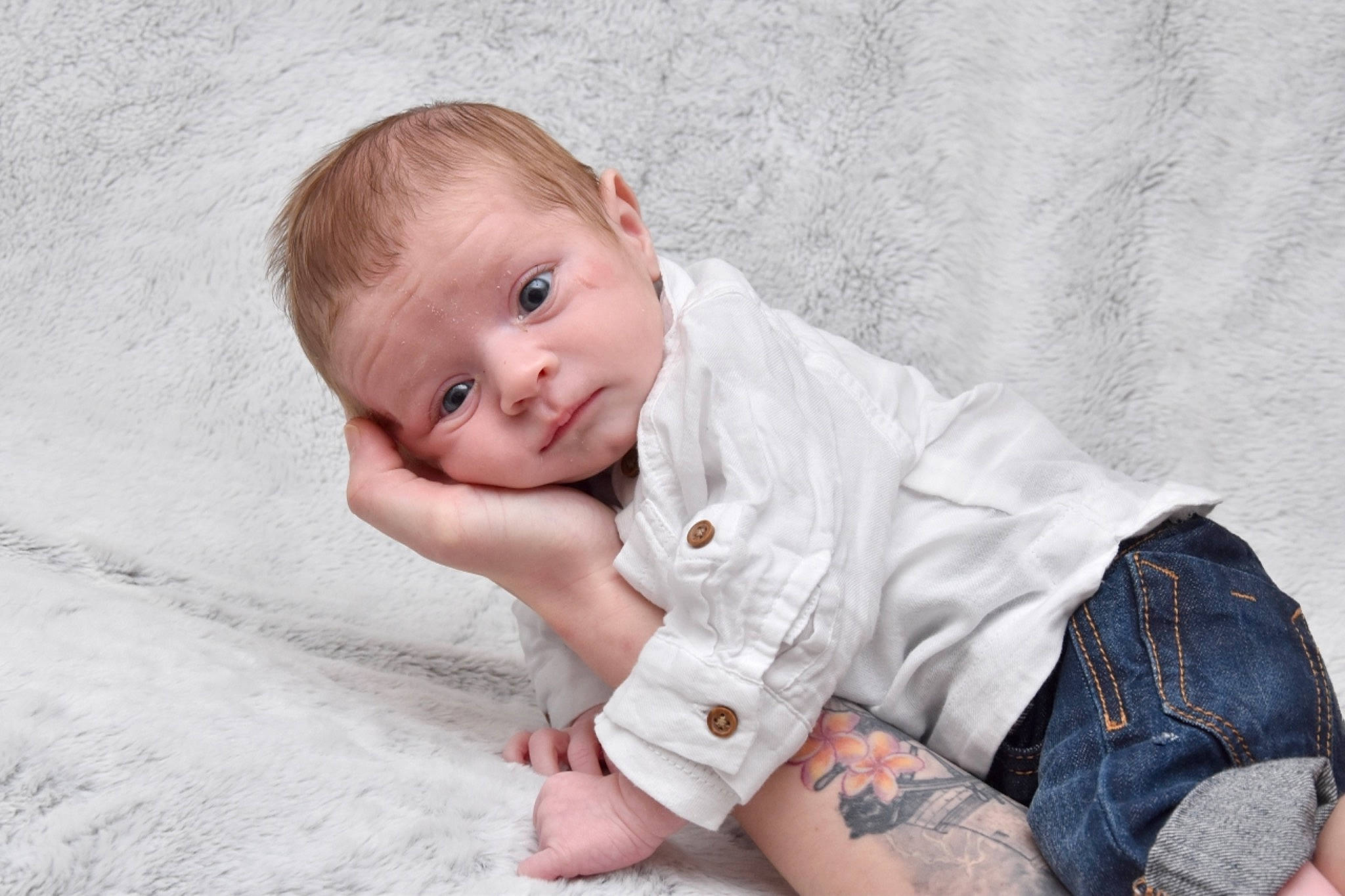 Célestin participe au concours pour gagner de l'argent avec cette photo : baby, baby_crawling, baby_toddler_clothing, barefoot, blond, cheek, child, child_model, comfort, denim, foot, organ, overall, person, photo_shoot, portrait, portrait_photography, skin, toddler, tummy_time