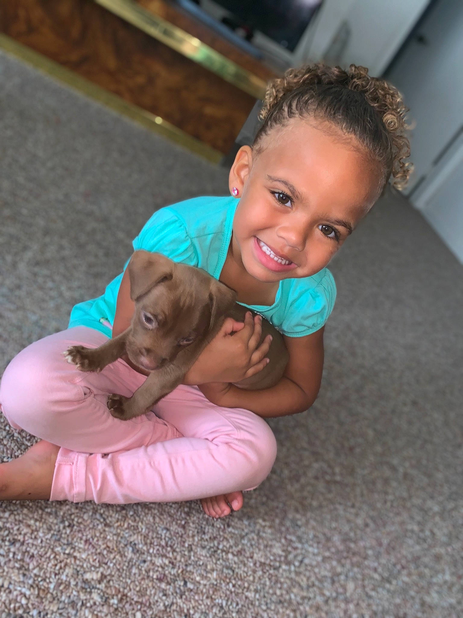 Ava is registered to the contest to win money with this photo: baby, canidae, carnivore, child, companion_dog, fawn, joy, person, play, puppy, skin, sporting_group, toddler, vacation