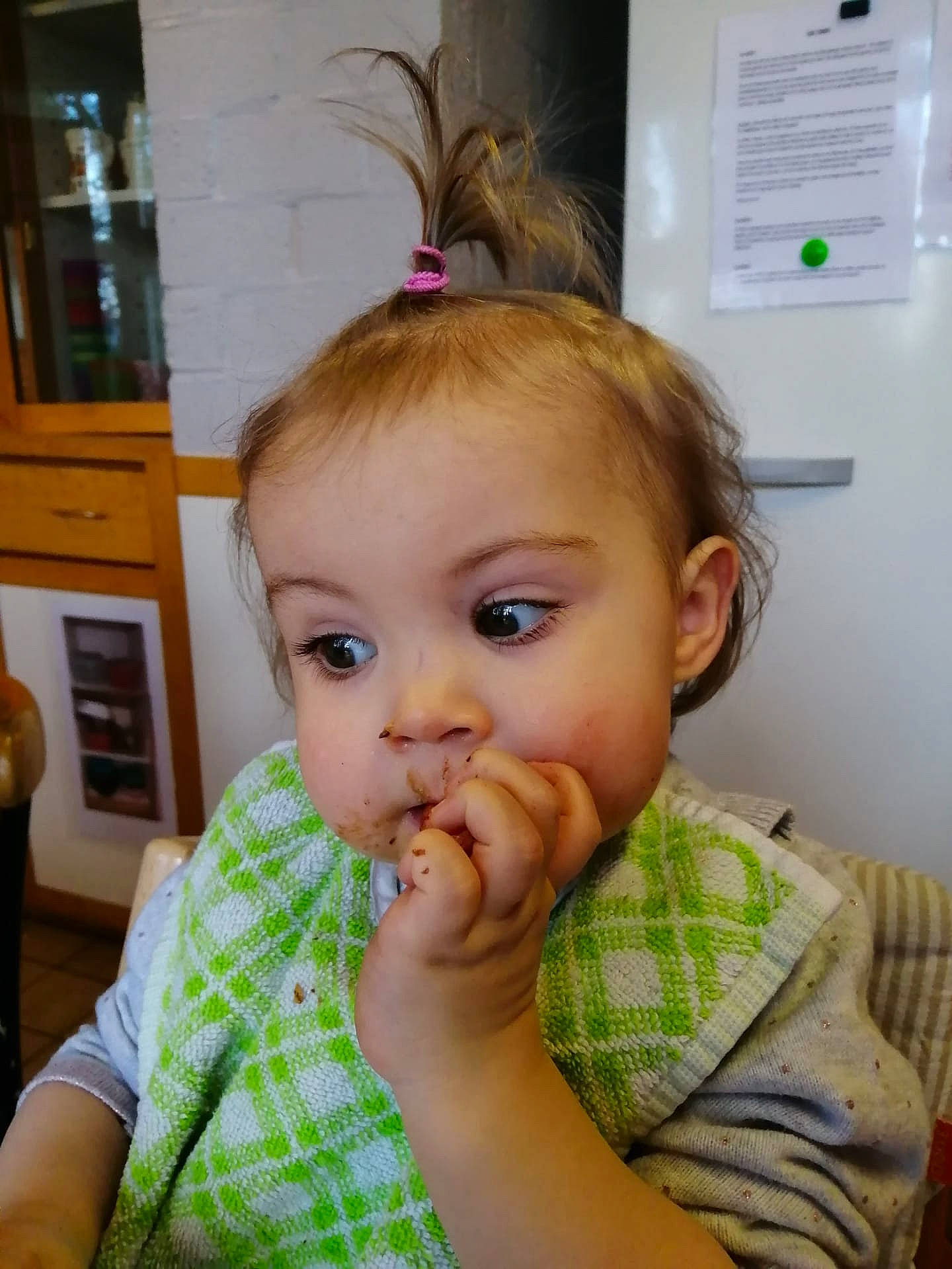 Brittany a rejoint le concours — aidez-le/la à gagner de superbes lots ! baby, cheek, child, eating, face, nose, person, toddler