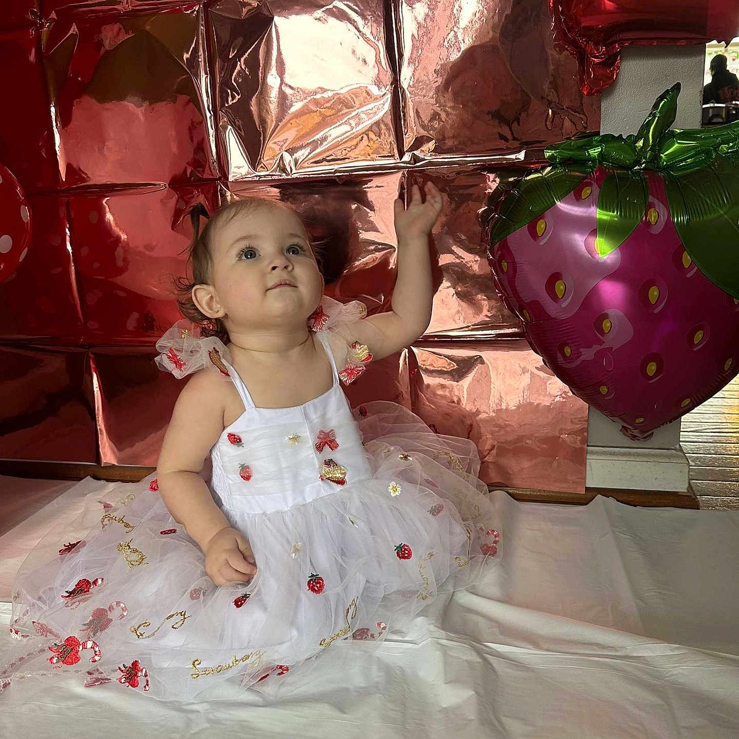 Amilla is registered to the contest to win money with this photo: baby, balloon, bed, clothing, cushion, dress, face, flower, flowerarrangement, flowerbouquet, furniture, head, homedecor, indoors, person, photography, plant, portrait, pottedplant, sitting
