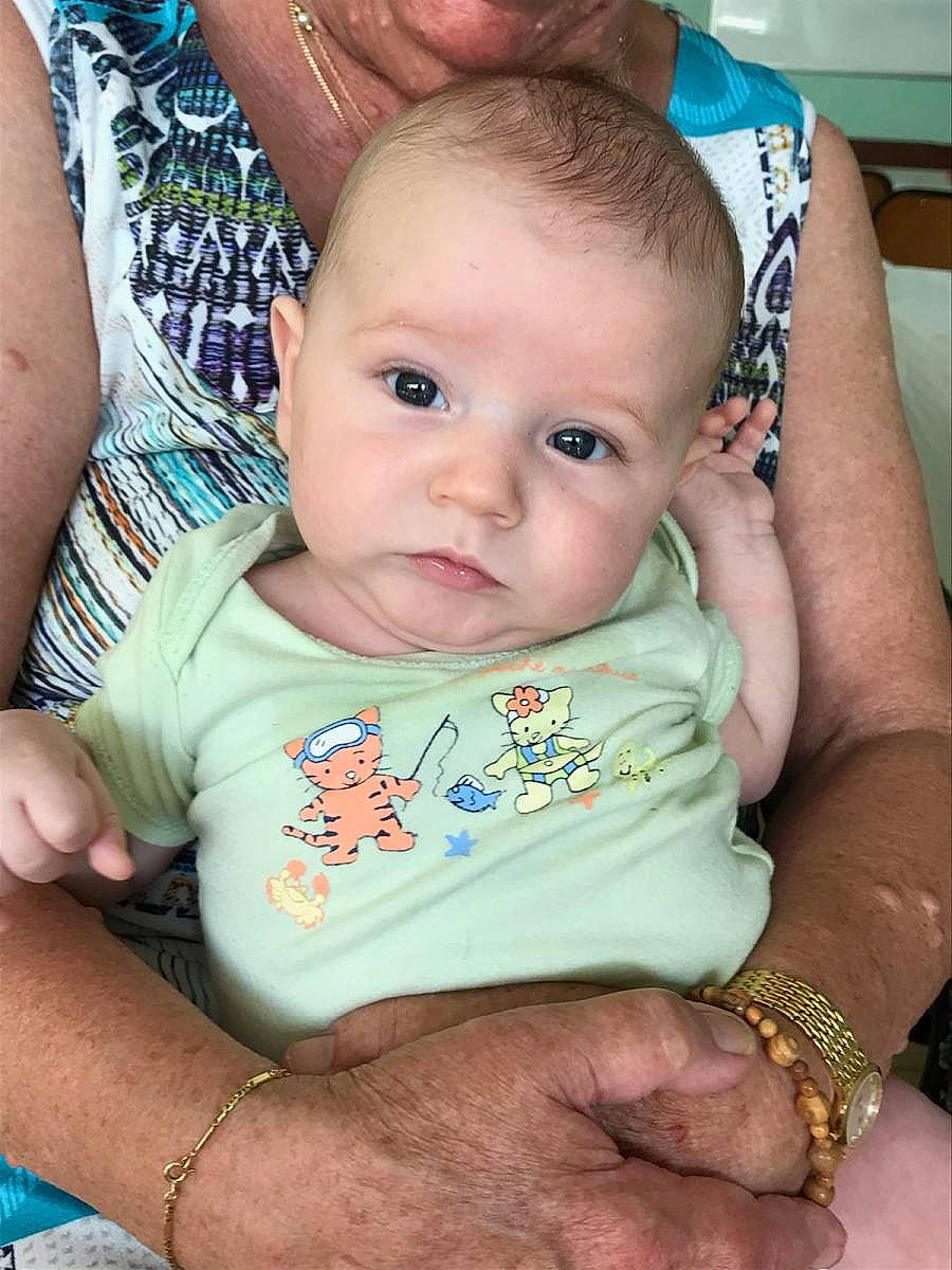 Logan a rejoint le concours — aidez-le/la à gagner de superbes lots ! baby, cheek, child, face, forehead, head, nose, person, skin, toddler