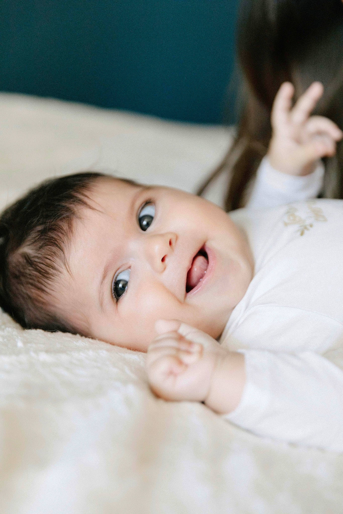 Gabrielle participe au concours pour gagner de l'argent avec cette photo : baby, baby_toddler_clothing, cheek, child, collar, comfort, eye, eyebrow, eyelash, flash_photography, gesture, happy, iris, lip, no_expression, nose, person, portrait_photography, skin, sleeve