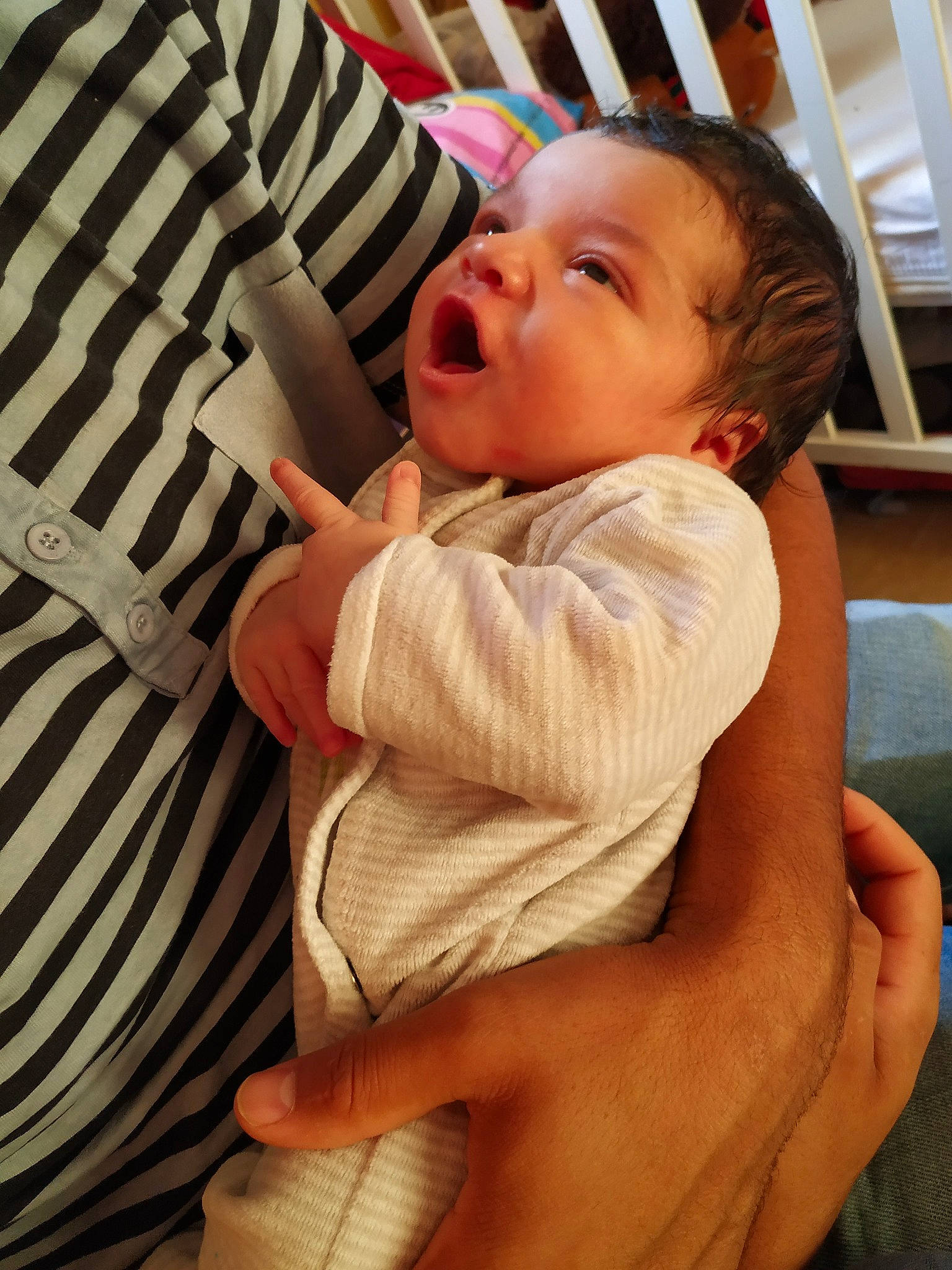 Cynthia participe au concours pour gagner de l'argent avec cette photo : abdomen, arm, baby, cheek, child, finger, muscle, neck, person, skin, thumb, toddler