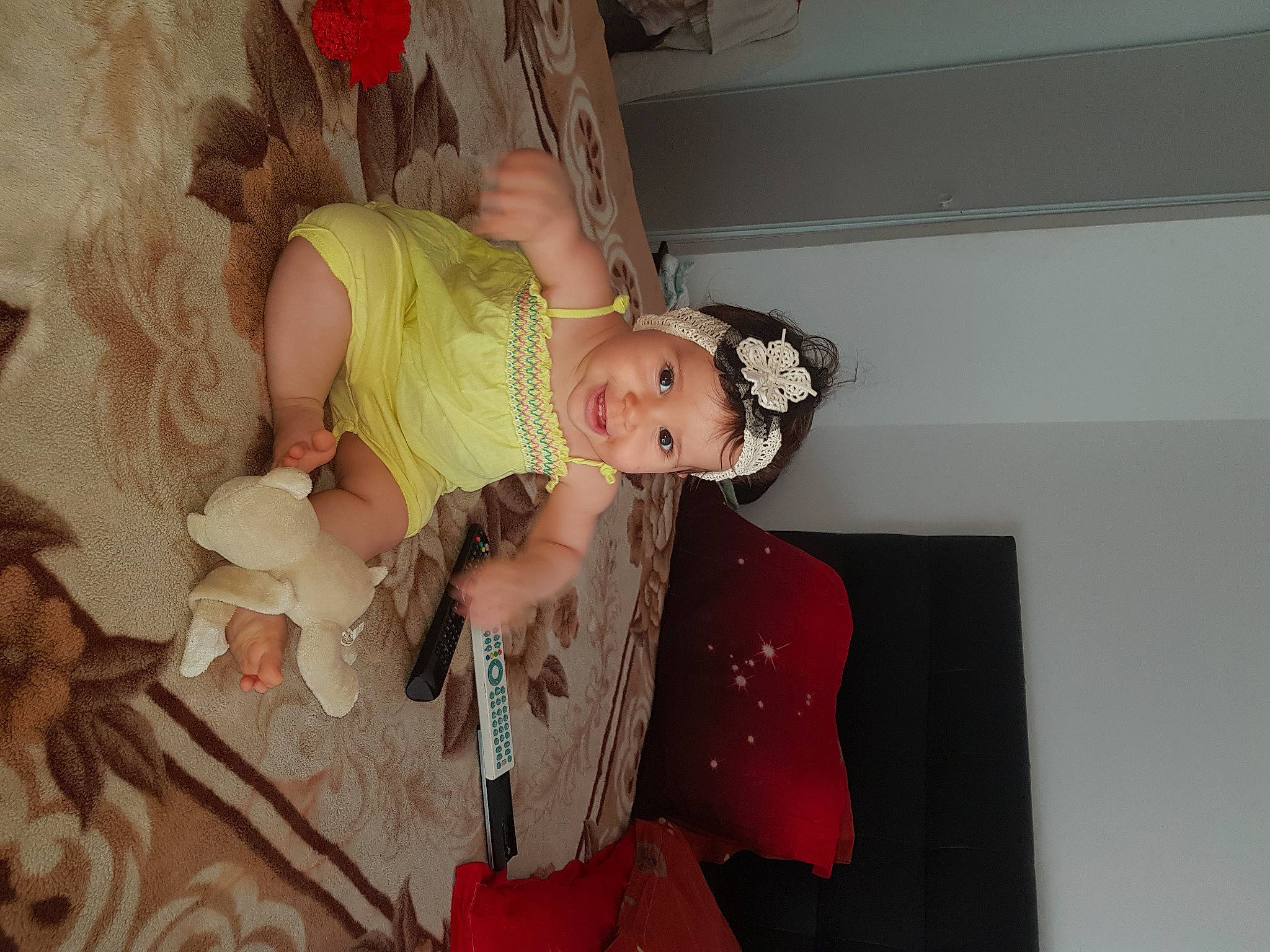 Sarra participe au concours pour gagner de l'argent avec cette photo : fun, headwear, joy, leg, person