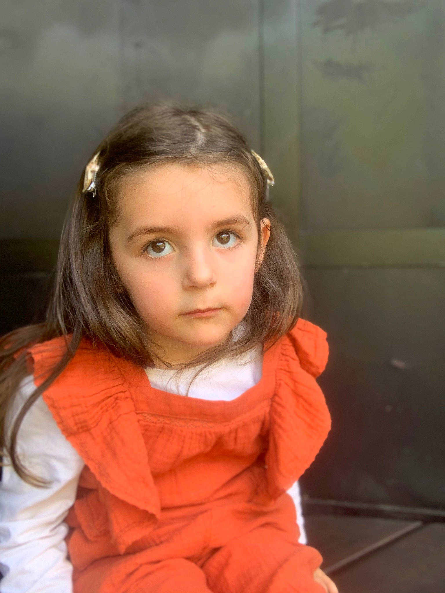 Gabriela a rejoint le concours — aidez-le/la à gagner de superbes lots ! baby_toddler_clothing, black_hair, cheek, eyelash, face, flash_photography, fun, hair, hairstyle, happy, head, iris, lip, neck, nose, outerwear, person, skin, sleeve, standing