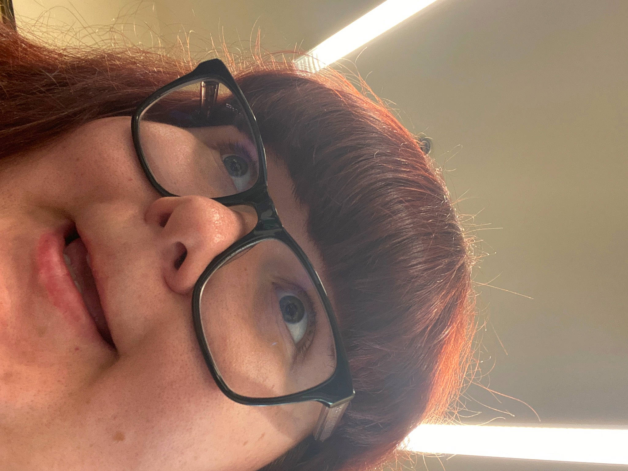 Me is registered to the contest to win money with this photo: audio_equipment, chin, ear, eyelash, eyewear, flash_photography, forehead, gesture, glasses, happy, hearing, human_body, jaw, lip, mouth, neck, nose, person, shoulder, skin