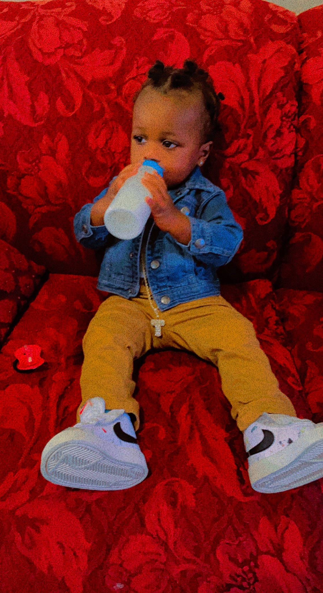 Jamir is registered to the contest to win money with this photo: art, baby, baby_toddler_clothing, beauty, cheek, child, comfort, electric_blue, face, facial_expression, flooring, fun, happy, human, human_leg, pattern, people, person, sitting, sneakers