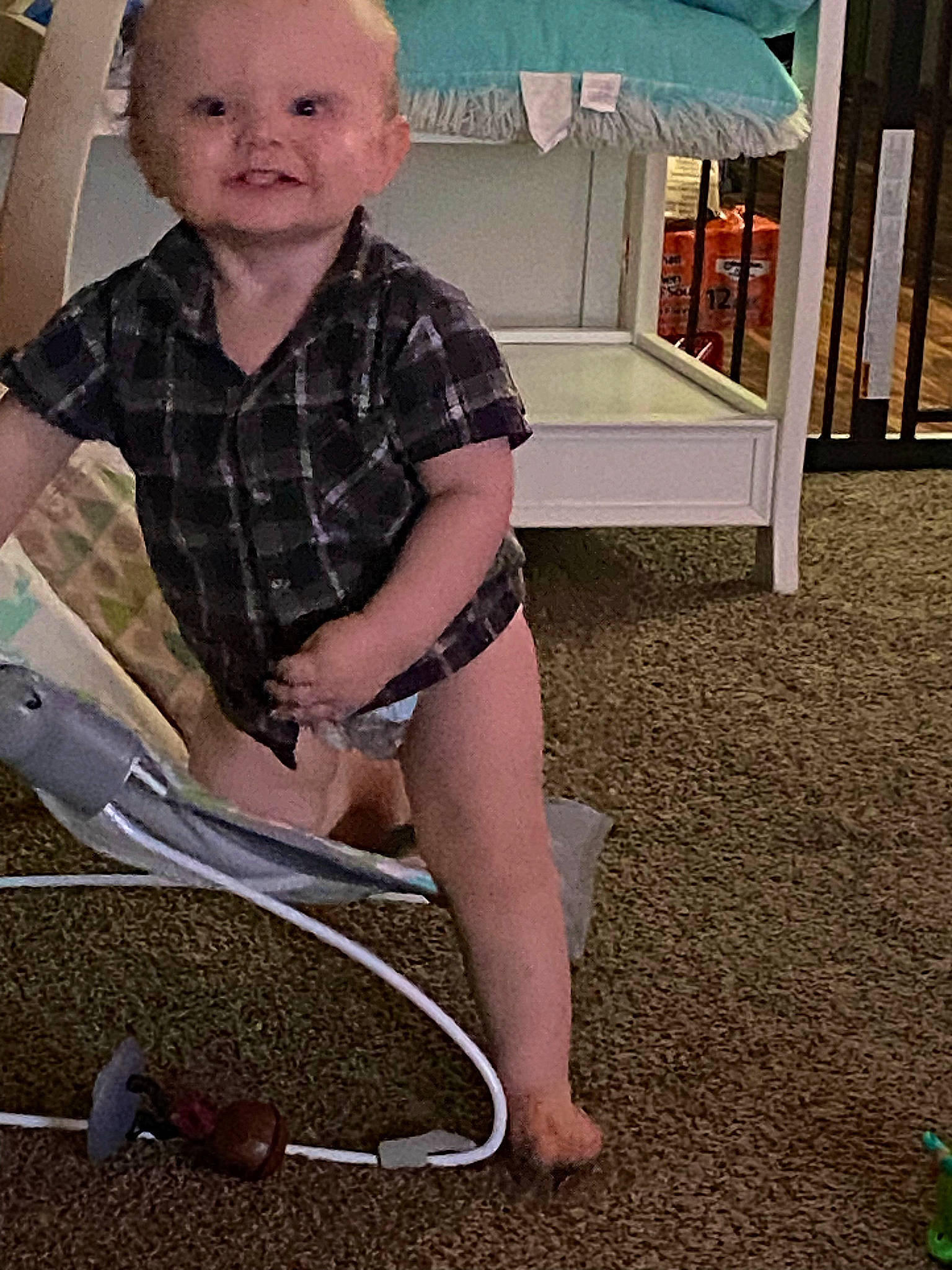 Daniel is registered to the contest to win money with this photo: baby, baby_toddler_clothing, foot, fun, grass, happy, human_leg, knee, leg, leisure, pattern, person, shorts, skin, sleeve, smile, snapshot, t_shirt, thigh, thumb