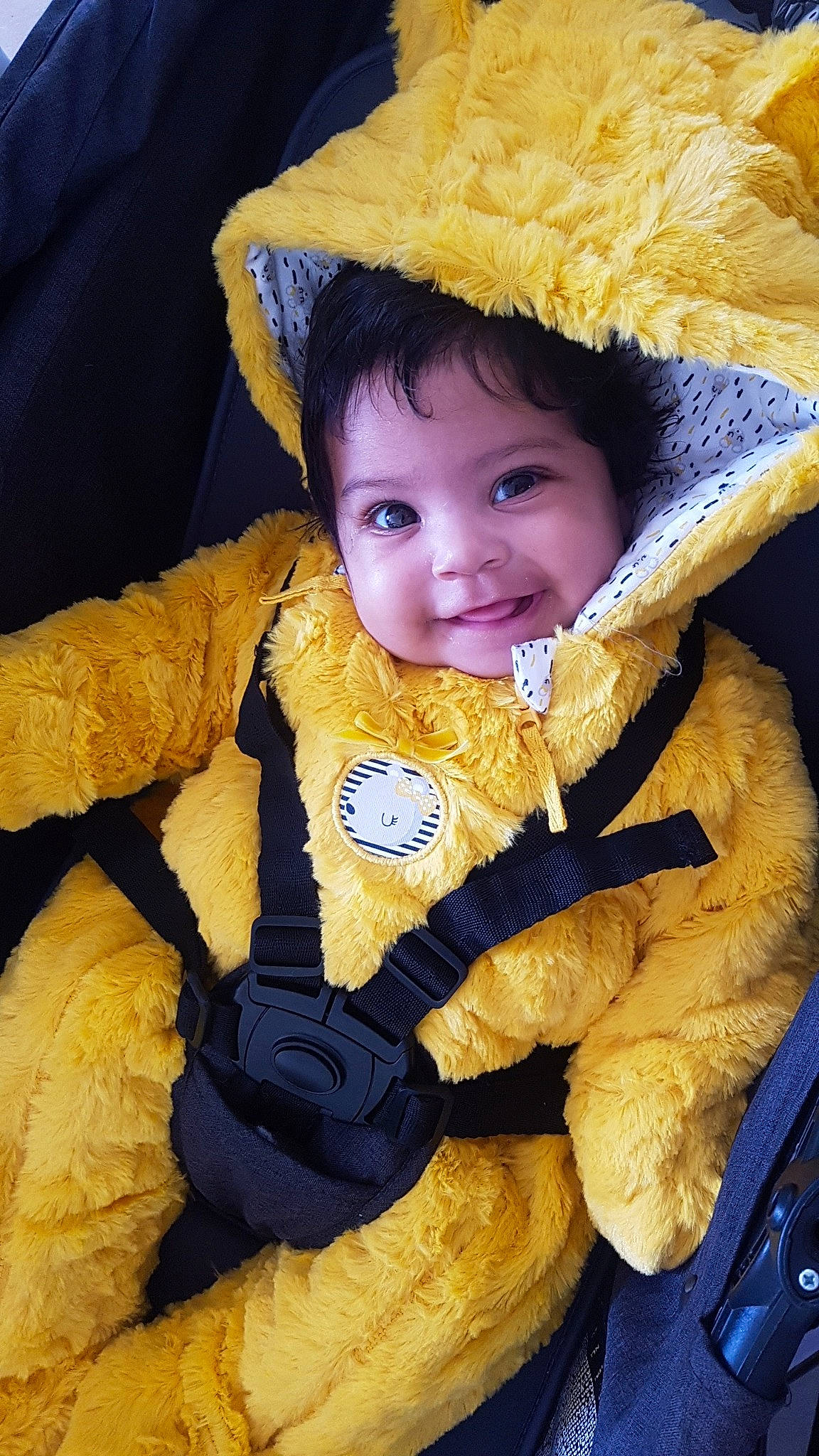 Kalyani participe au concours pour gagner de l'argent avec cette photo : baby, baby_products, baby_toddler_clothing, cheek, child, comfort, eye, face, facial_expression, finger, fun, gesture, happy, head, jacket, joy, nose, person, skin, sleeve