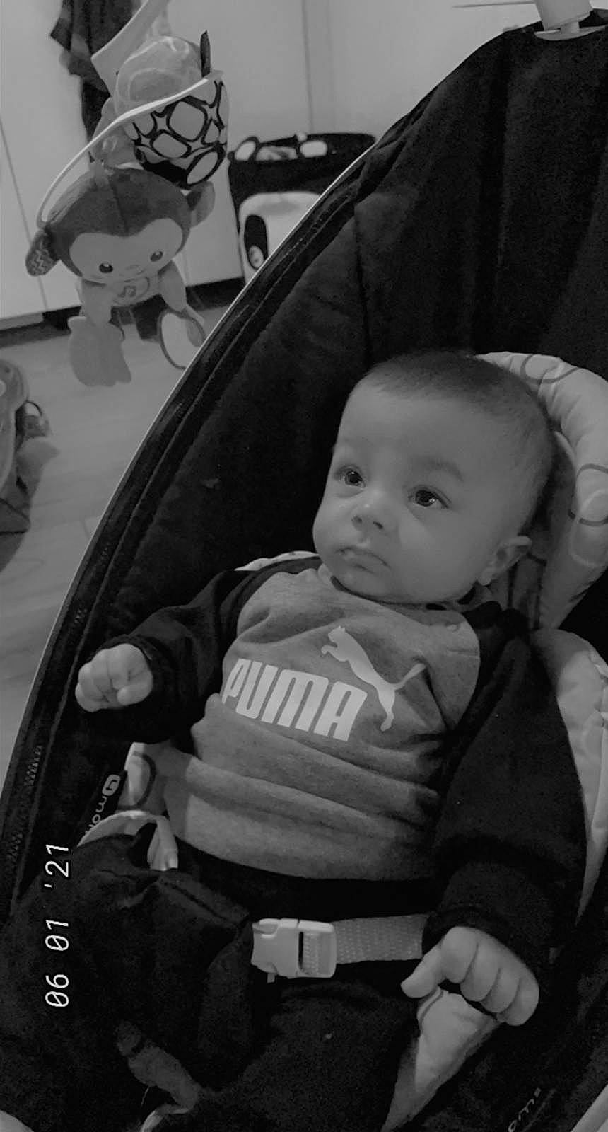 Mylann participe au concours pour gagner de l'argent avec cette photo : baby, baby_carriage, baby_products, baby_safety, baby_toddler_clothing, baby_toys, car_seat, child, comfort, lap, person, product, toddler