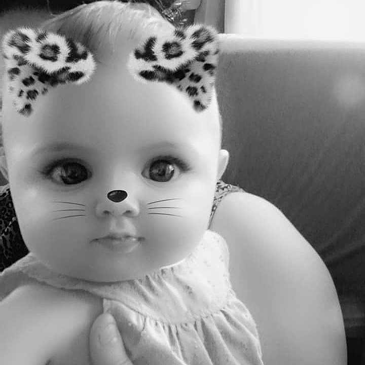 Neriya participe au concours pour gagner de l'argent avec cette photo : black_and_white, cheek, child, close_up, eye, eyebrow, face, forehead, girl, hair_accessory, head, infant, iris, lip, monochrome, monochrome_photography, nose, person, portrait_photography, smile