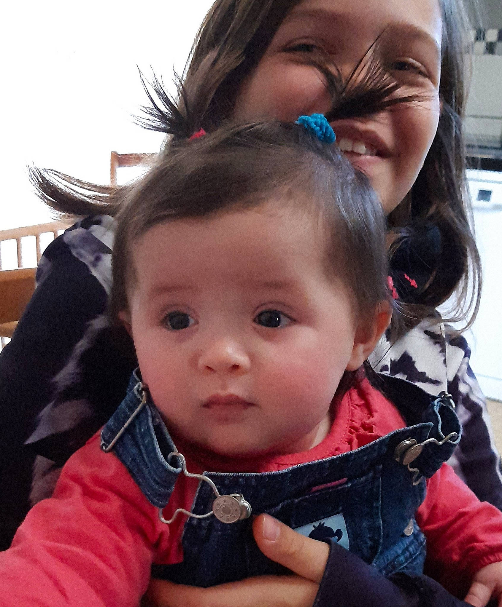 Mya a rejoint le concours — aidez-le/la à gagner de superbes lots ! cheek, chin, ear, eyebrow, eyelash, face, facial_expression, fashion, gesture, hair, hairstyle, happy, head, lip, mouth, neck, nose, organ, outerwear, person