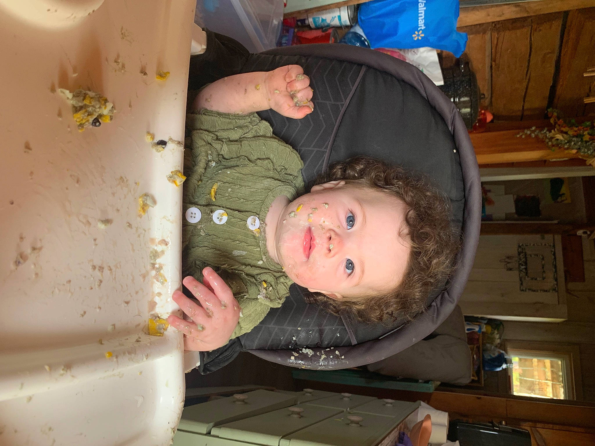 Davina is registered to the contest to win money with this photo: baby, baby_products, baby_toddler_clothing, birthday_cake, cheek, child, fun, icing, person, room, sugar_cake, sugar_paste, toddler