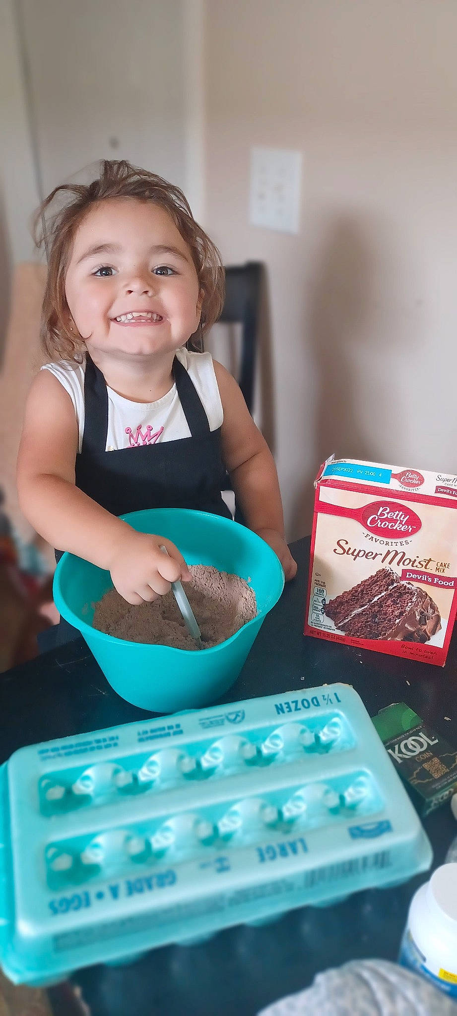 Adahalena is registered to the contest to win money with this photo: box, child, comfort_food, dress, drink, electric_blue, food, fun, glass, happy, ingredient, joy, leisure, nail, person, play, portrait_photography, smile, snack, soil