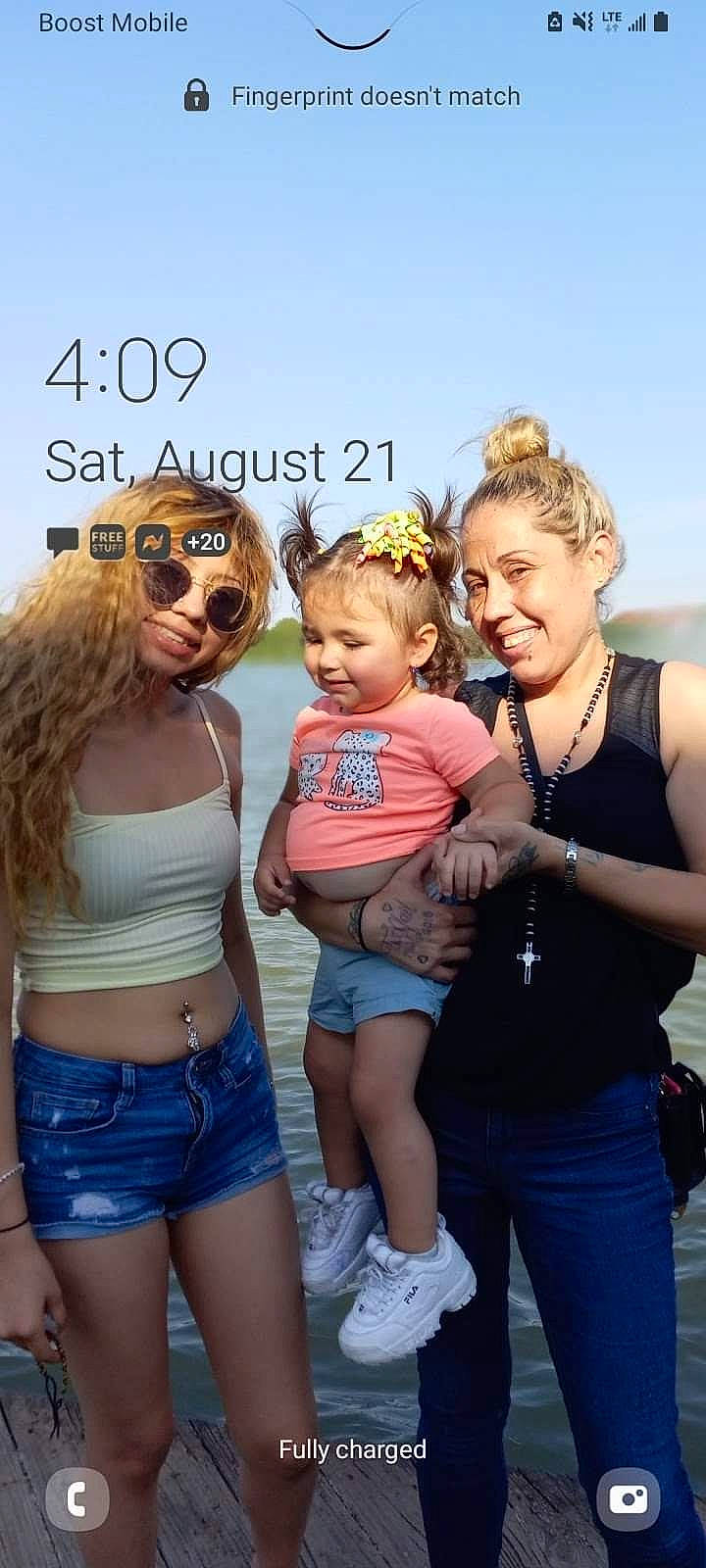Adahalena is registered to the contest to win money with this photo: child, clothing, electric_blue, event, facial_expression, friendship, fun, gesture, hairstyle, happy, jean_short, joy, leg, person, shorts, sky, summer, t_shirt, thigh, toddler