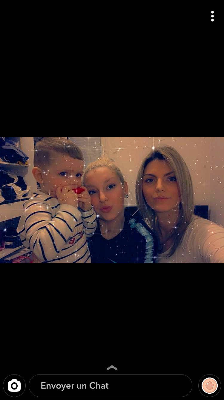 Lohann participe au concours pour gagner de l'argent avec cette photo : cheek, child, cloud, cool, eye, face, family, fun, head, human, night, nose, people, person, photo_caption, photography, selfie, sky, smile, snapshot