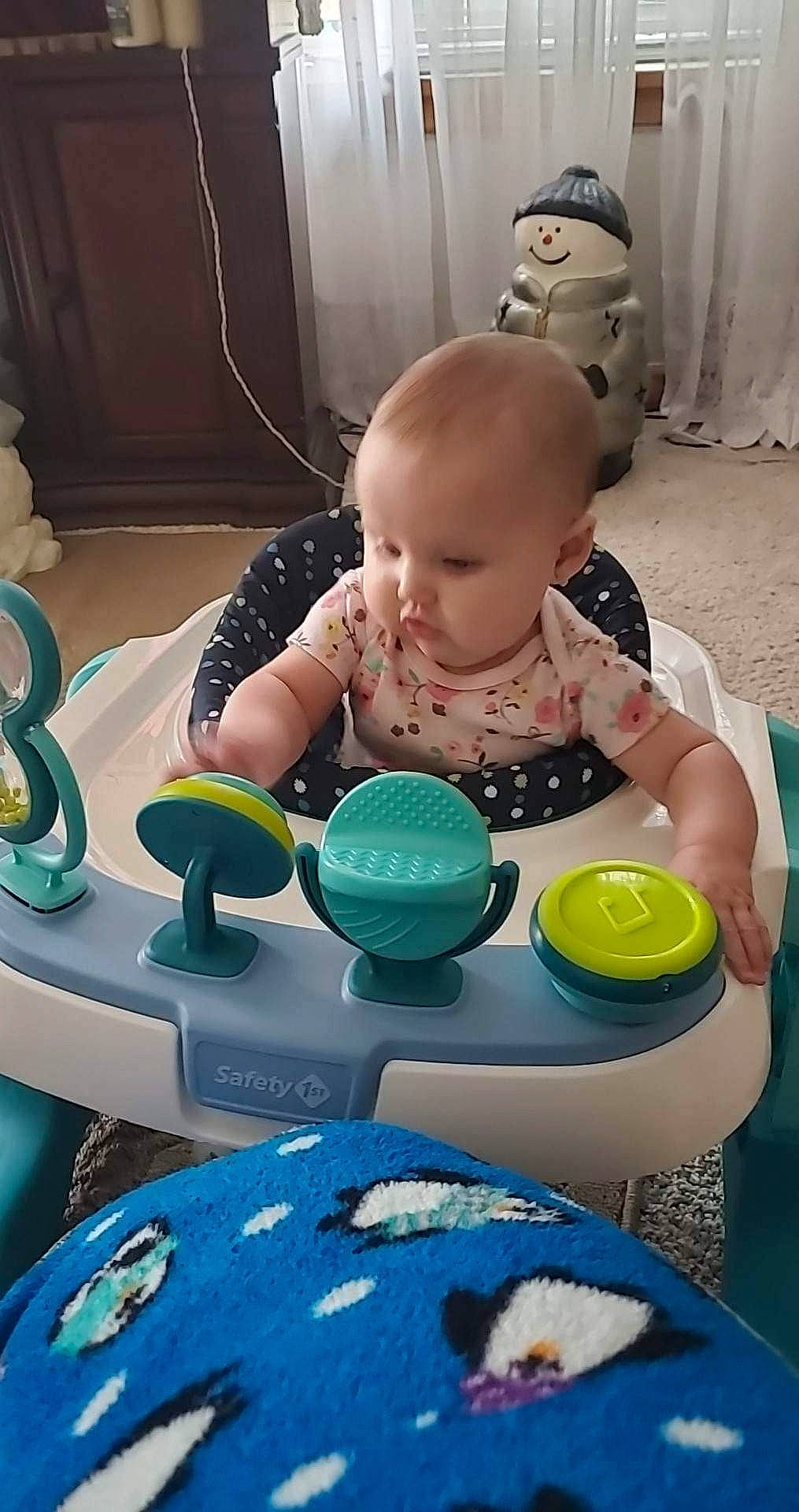 Scarlet is registered to the contest to win money with this photo: arm, baby, baby_products, baby_safety, baby_toddler_clothing, baby_toys, chair, child, drinkware, finger, fun, hairstyle, hand, head, person, play, product, sitting, skin, tableware