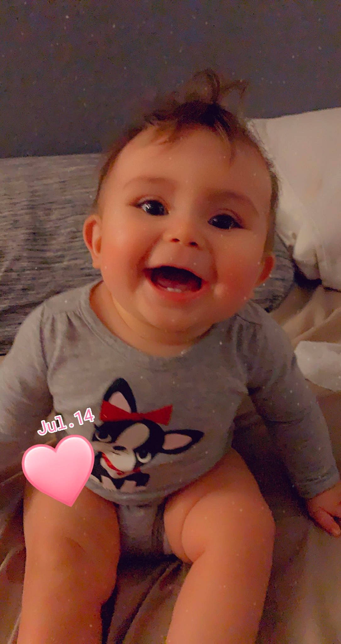 Juliana is registered to the contest to win money with this photo: arm, cheek, chin, face, facial_expression, head, human, joint, leg, lip, mouth, muscle, nose, organ, person, product, skin, smile, stomach, vertebrate