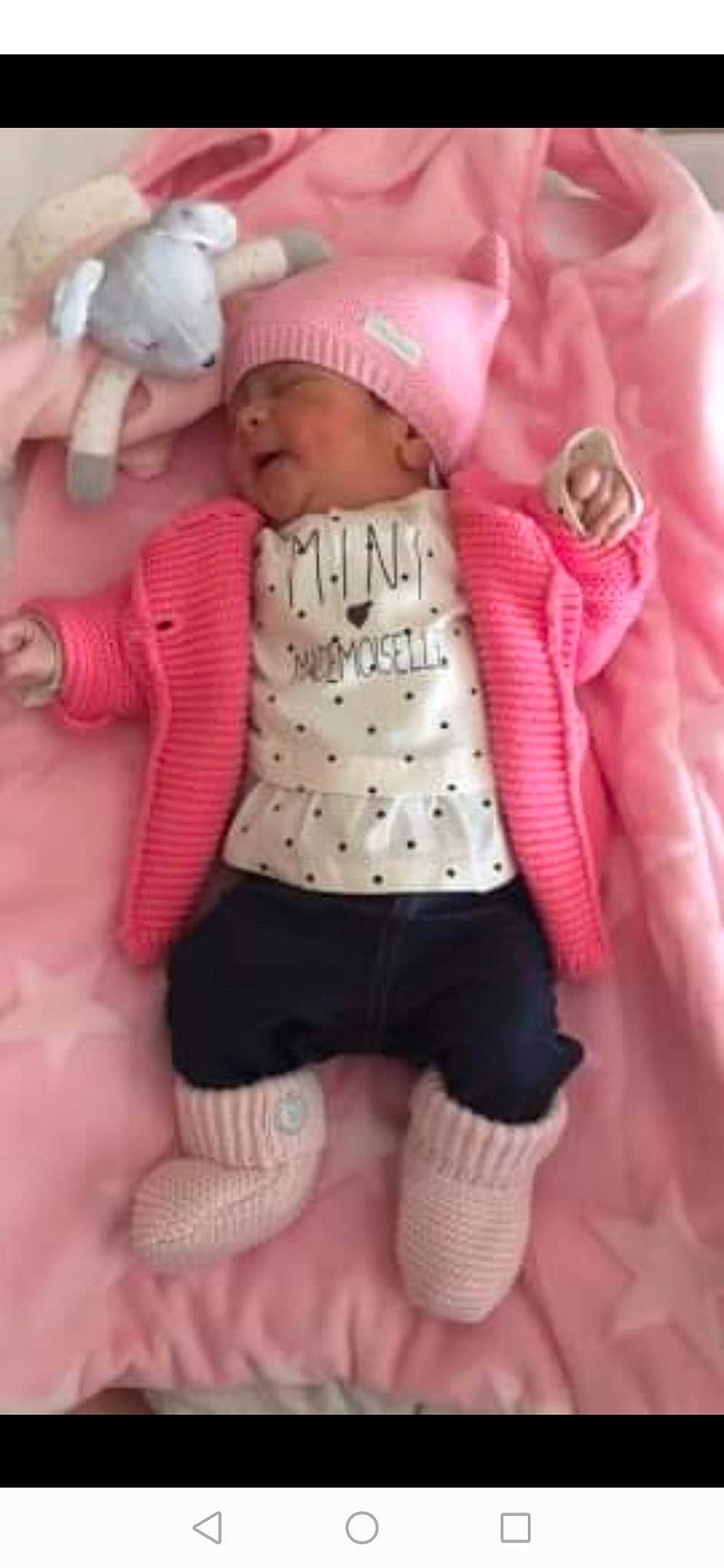 Kélyia a rejoint le concours — aidez-le/la à gagner de superbes lots ! baby, baby_products, child, doll, outerwear, peach, pink, product, toddler, toy, wool