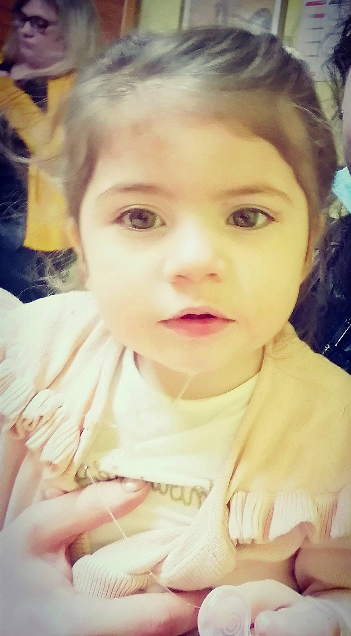 Coline participe au concours pour gagner de l'argent avec cette photo : baby_toddler_clothing, cheek, chin, dress, ear, eye, eyebrow, eyelash, forehead, hair, hairstyle, happy, head, iris, lip, mammal, mouth, nose, person, skin