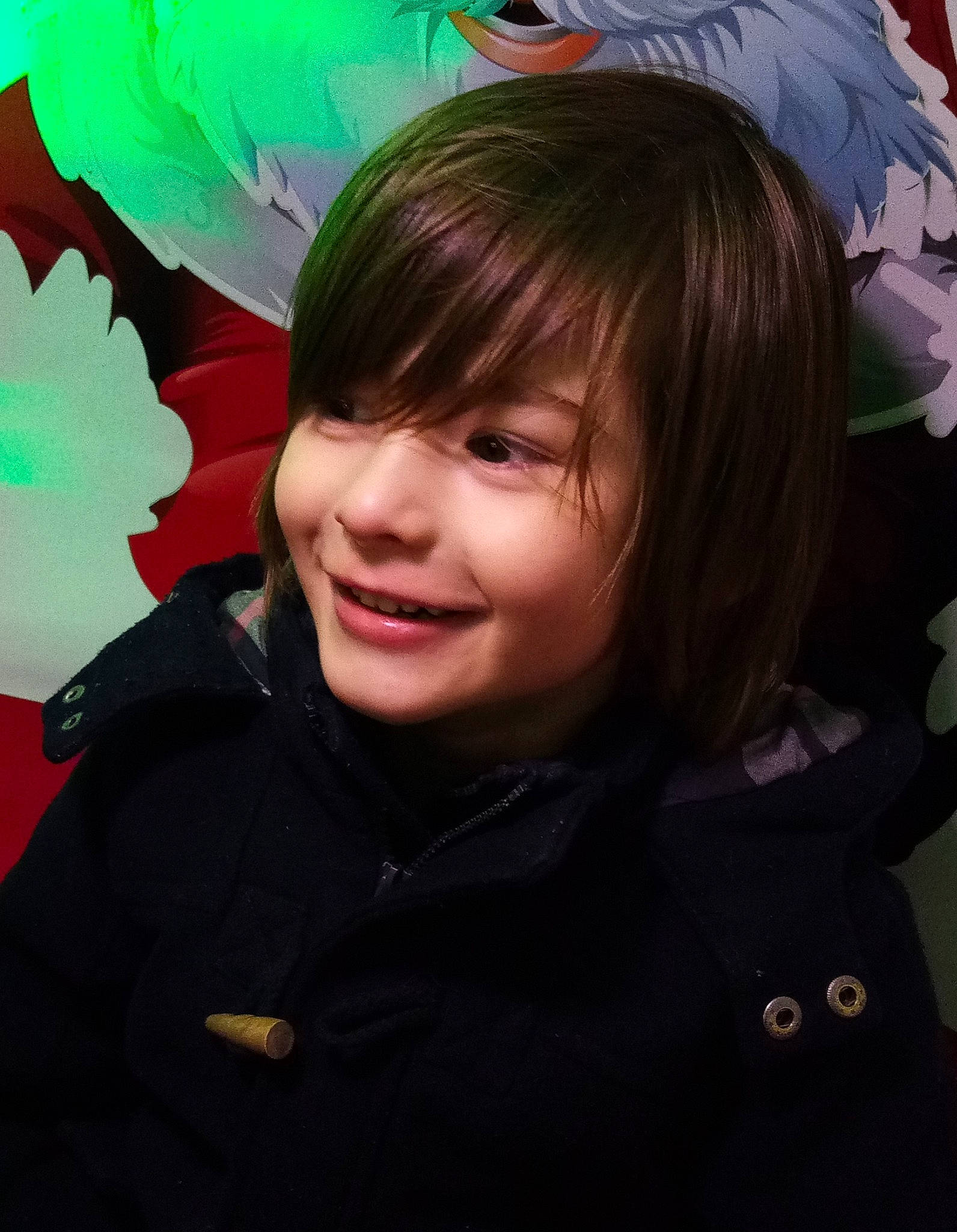 Alan a rejoint le concours — aidez-le/la à gagner de superbes lots ! bangs, black_hair, brown_hair, child, cool, eye, face, facial_expression, forehead, hair, hairstyle, head, joy, lip, long_hair, mouth, person, photography, plant, selfie