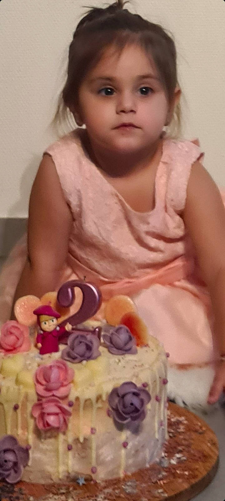 Alea a rejoint le concours — aidez-le/la à gagner de superbes lots ! baby, baby_toddler_clothing, baked_goods, birthday_cake, buttercream, cake, cake_decorating, cake_decorating_supply, cuisine, dessert, dress, event, food, happy, ingredient, person, pink, skin, sugar_cake, sweetness