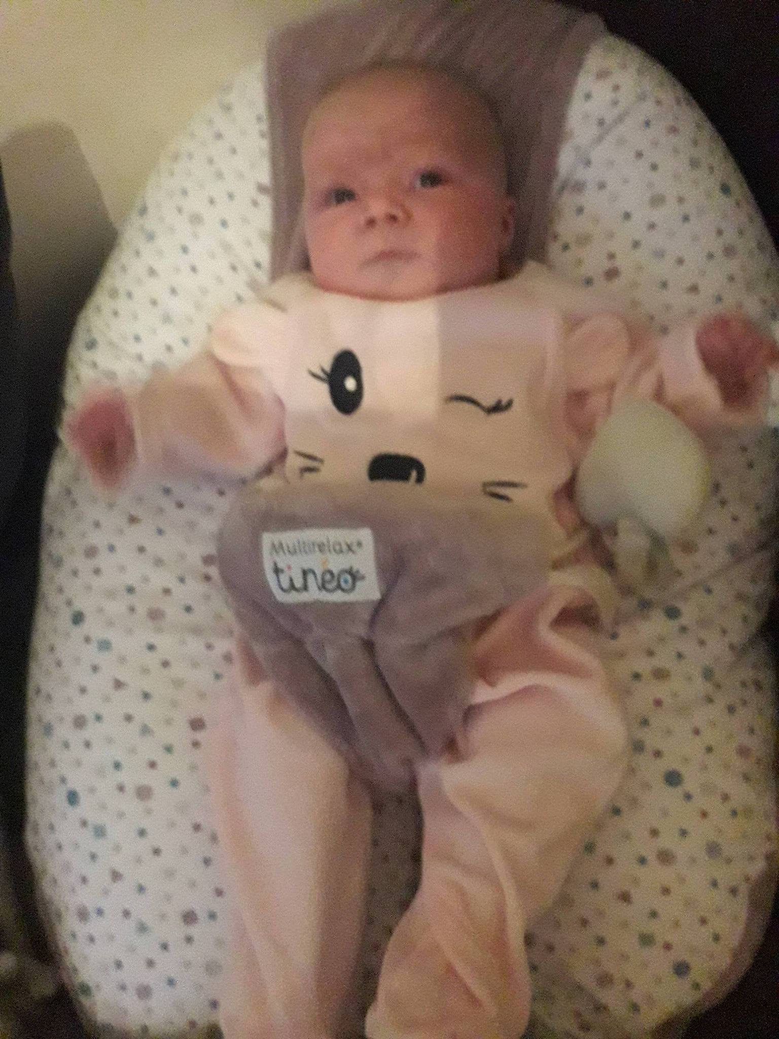 éden participe au concours pour gagner de l'argent avec cette photo : baby, baby_products, baby_safety, baby_toddler_clothing, baby_toys, bedtime, cheek, child, infant_bed, person, product, skin, sleep, toddler, toy