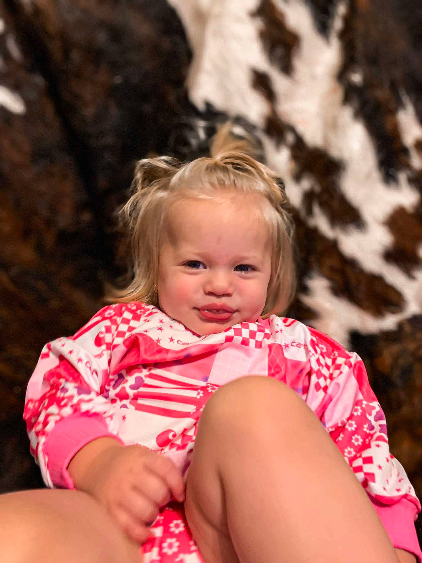 Narissa is registered to the contest to win money with this photo: arm, cheek, child, eye, face, facial_expression, flash_photography, grass, hairstyle, happy, head, joy, leisure, lip, people_in_nature, person, pink, skin, smile, thigh