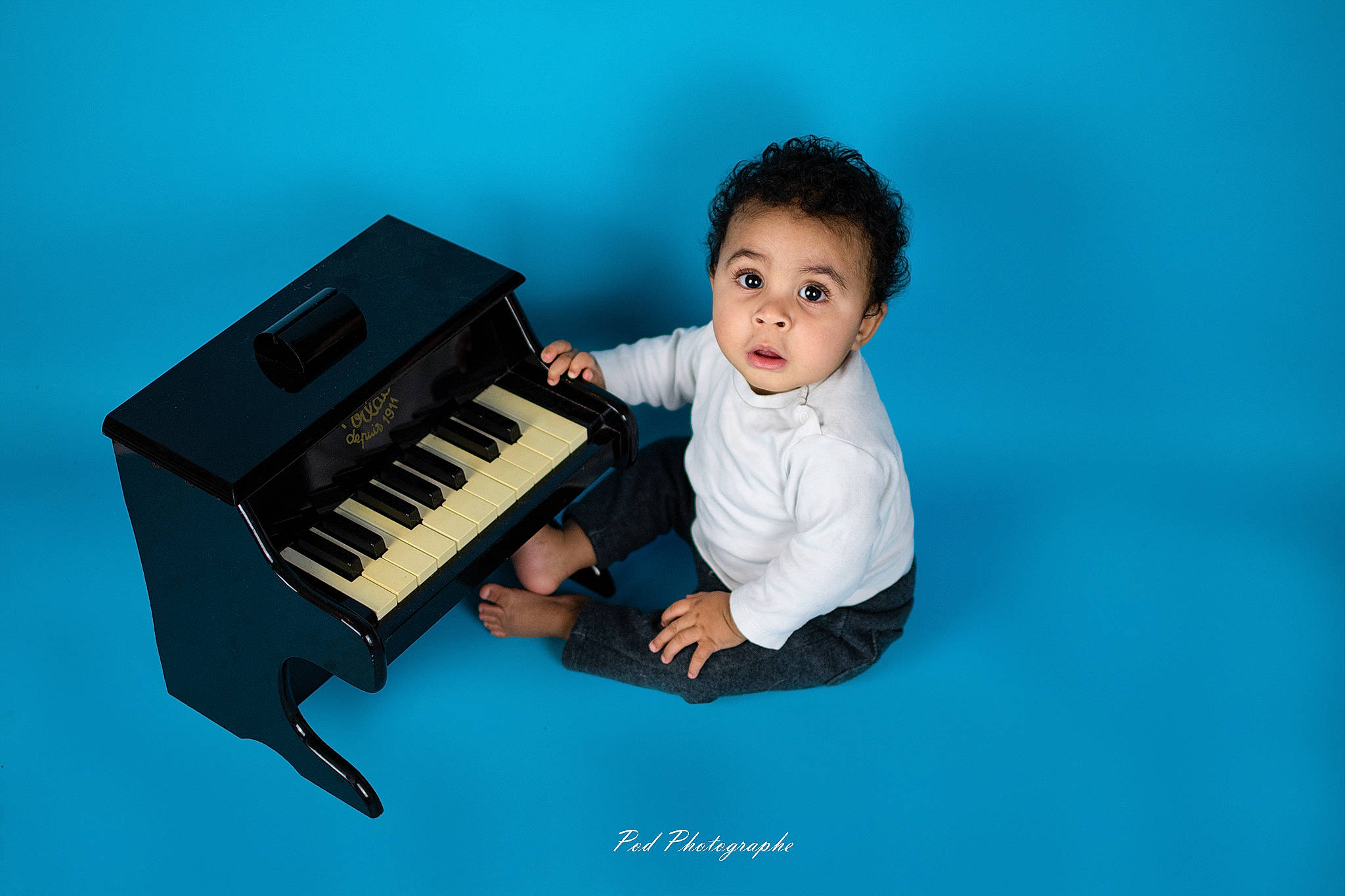Loris participe au concours pour gagner de l'argent avec cette photo : digital_piano, electric_piano, electronic_instrument, electronic_keyboard, electronic_musical_instrument, flash_photography, hand, human_body, jazz_pianist, keyboard, keyboard_player, music, musical_instrument, musical_instrument_accessory, musical_keyboard, musician, organist, person, pianist, piano