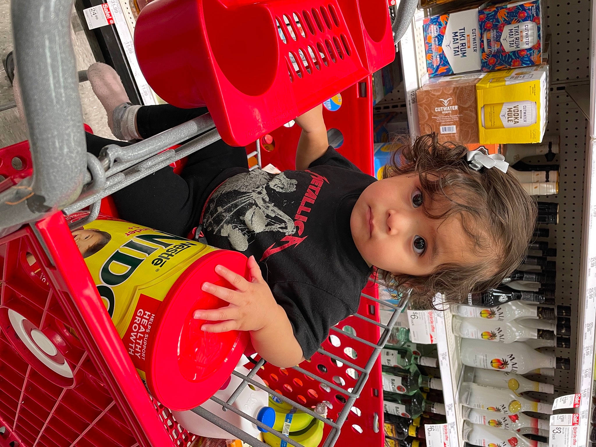 Dayana is registered to the contest to win money with this photo: automotive_design, automotive_exterior, automotive_tire, automotive_wheel_system, carmine, child, convenience_store, customer, fun, grocery_store, logo, person, personal_protective_equipment, plastic, red, retail, t_shirt, toddler