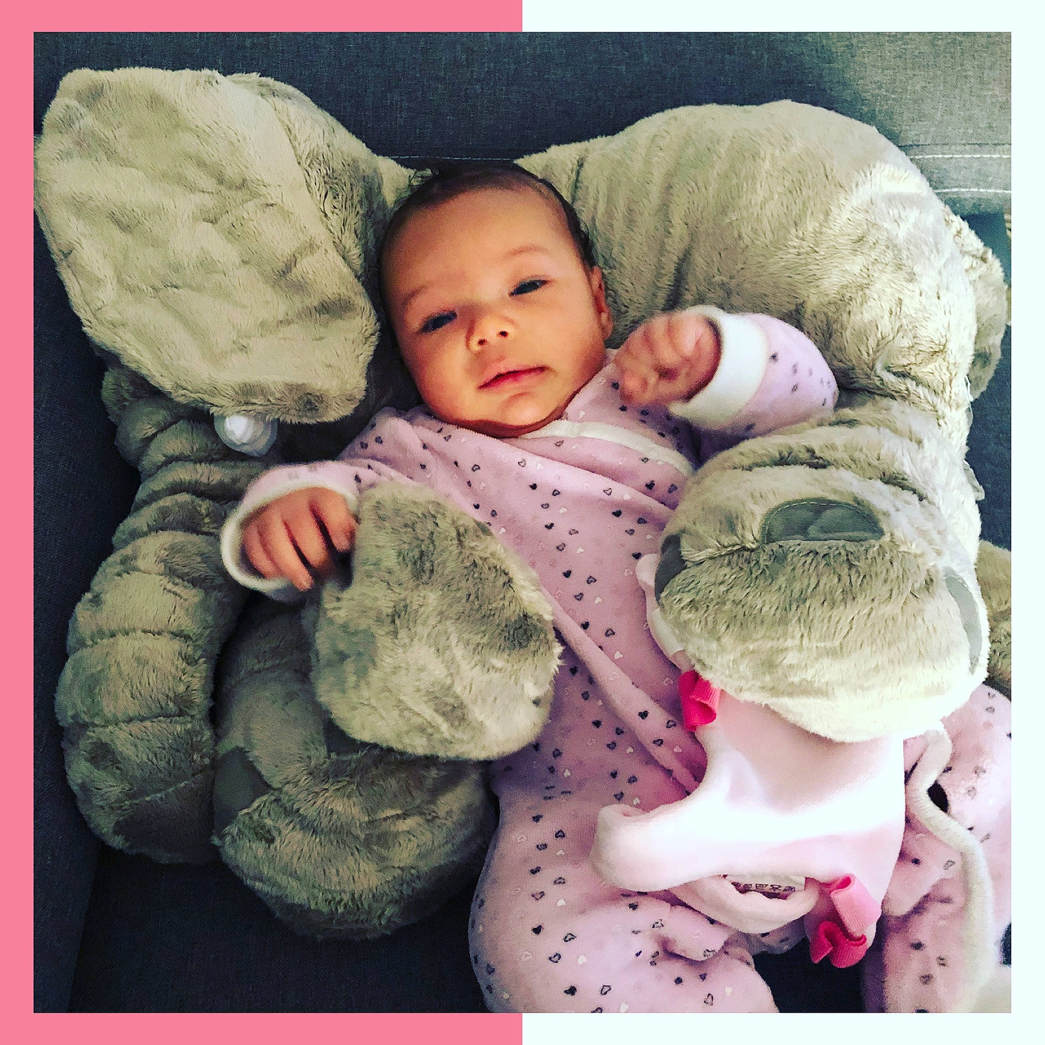 Lou-ann a rejoint le concours — aidez-le/la à gagner de superbes lots ! baby, baby_sleeping, beauty, cheek, child, hand, happy, hug, love, nap, nose, person, photograph, photography, pink, skin, sleep, smile, snapshot, stuffed_toy