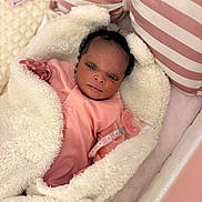 Lénaïya a rejoint le concours — aidez-le/la à gagner de superbes lots ! baby, newborn, infant, face, blanket, pink, pajamas, pacifier, pacifier_clip, crib, pillow, striped_pillow, bedding, fur_blanket, cozy, portrait, cute, sleeping, human_baby, wrapped