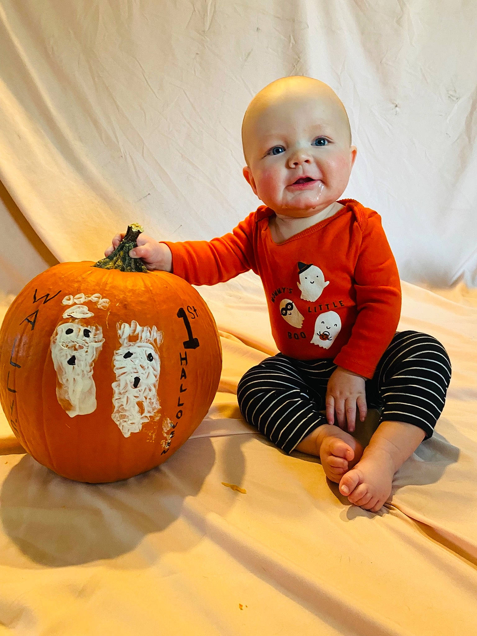 Wallace joined the competition — help win amazing prizes! art, baby_toddler_clothing, calabaza, creative_arts, cucurbita, facial_expression, flooring, gourd, happy, human_body, natural_foods, orange, person, plant, pumpkin, sleeve, squash, toddler, vegetable, winter_squash