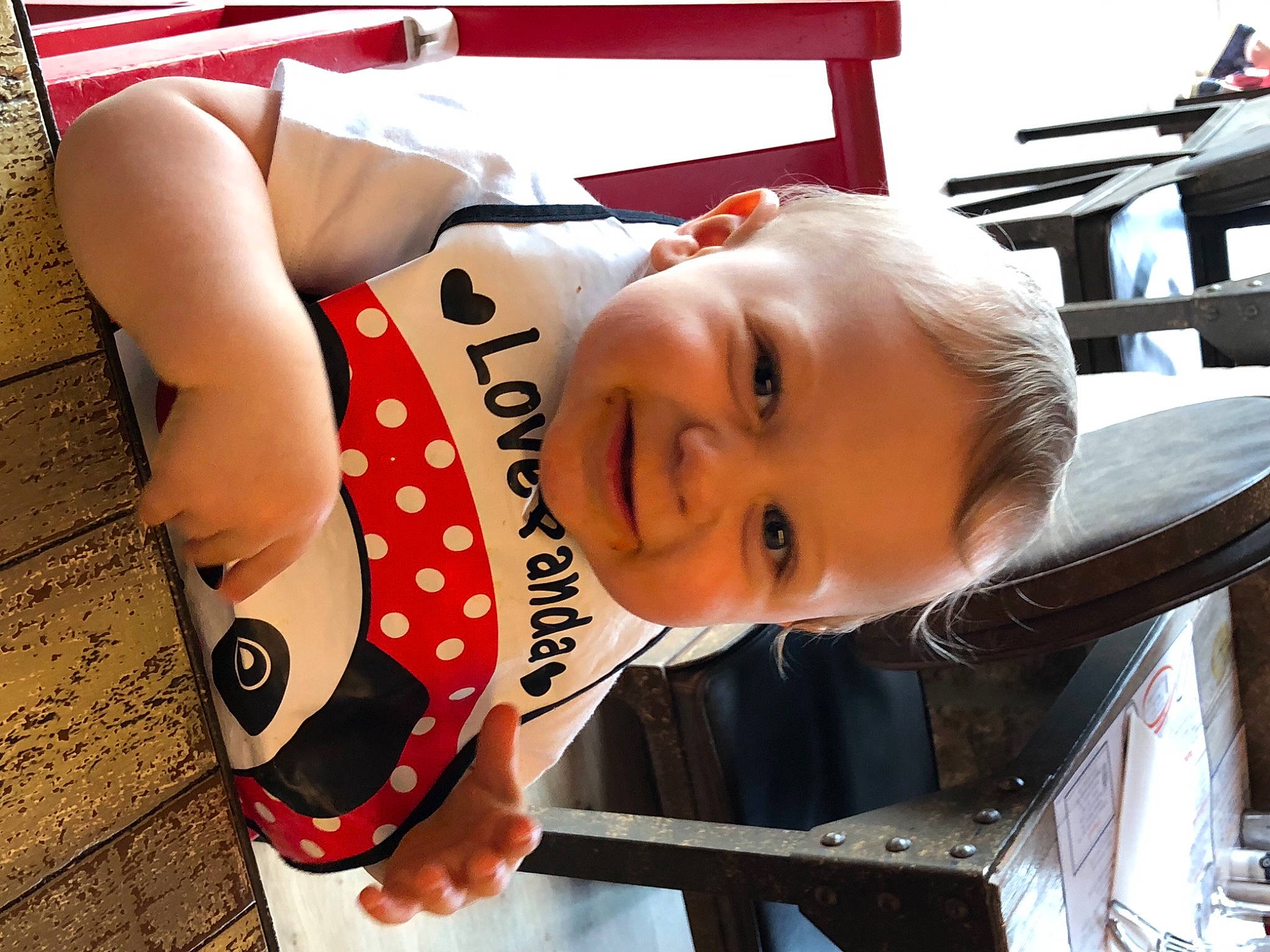 Adam participe au concours pour gagner de l'argent avec cette photo : baby, baby_toddler_clothing, cheek, child, chin, facial_expression, fun, happy, joy, leisure, mammal, mouth, people, person, skin, sleeve, smile, t_shirt, toddler, travel