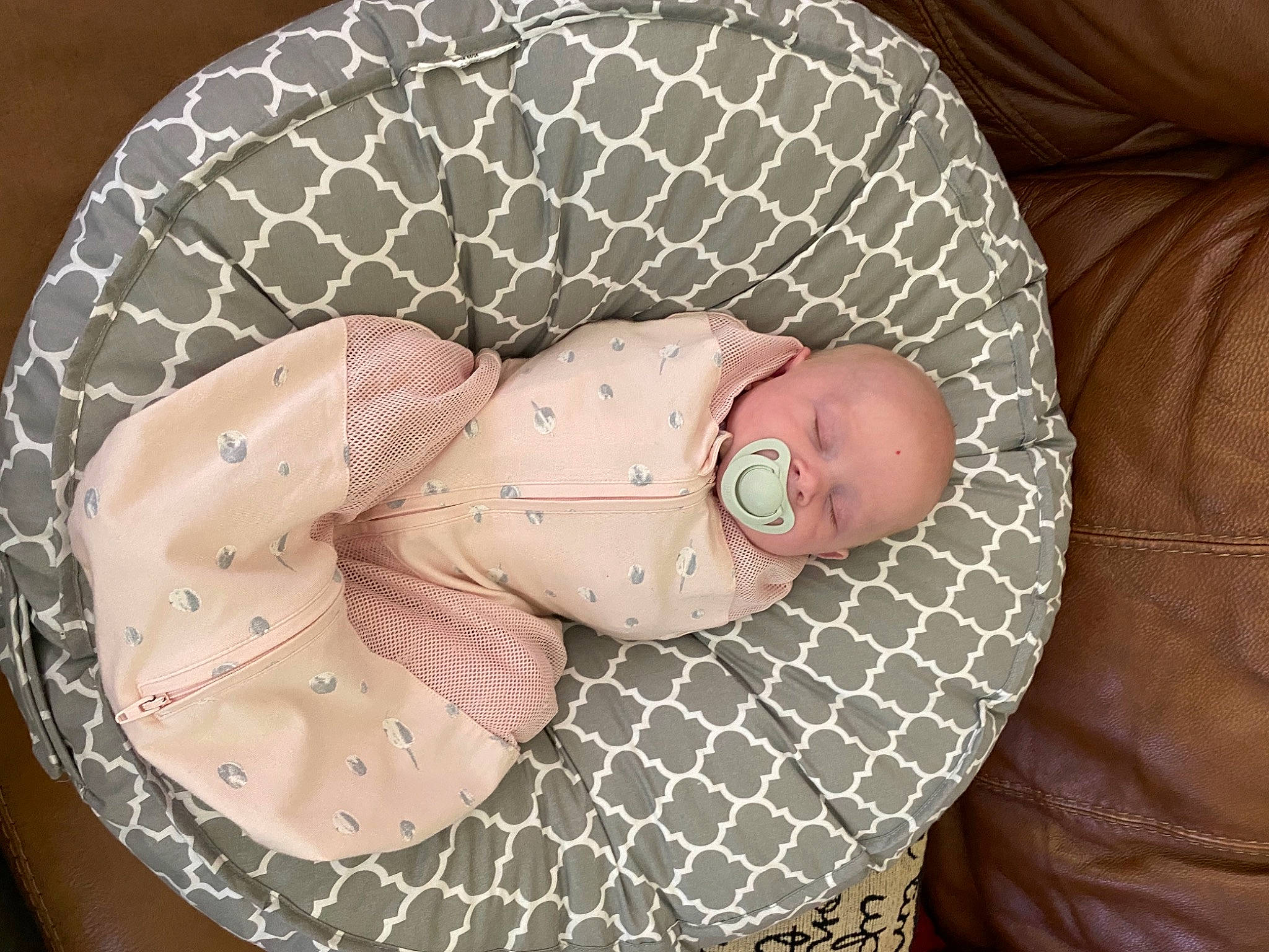 Isla is registered to the contest to win money with this photo: arm, baby, baby_products, baby_safety, baby_sleeping, baby_toddler_clothing, child, collar, comfort, embellishment, fashion_accessory, hand, head, linens, pattern, person, product, skin, sleeve, textile