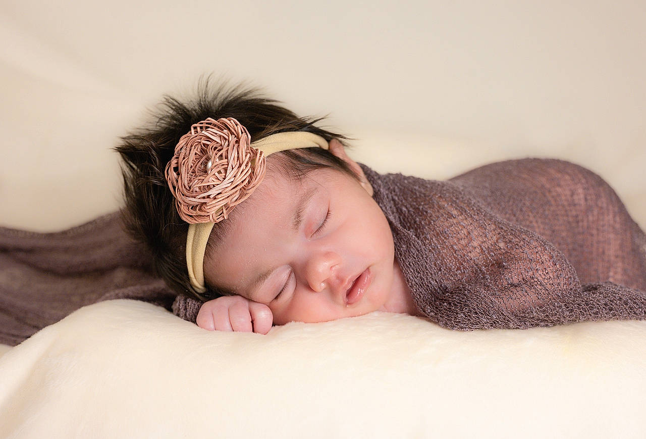 Maiya Likiia is registered to the contest to win money with this photo: arm, baby, baby_sleeping, bedding, bedtime, brown_hair, comfort, eyelash, fashion_accessory, flash_photography, fur, hair_accessory, happy, headband, headpiece, human_body, jewellery, linens, person, toddler