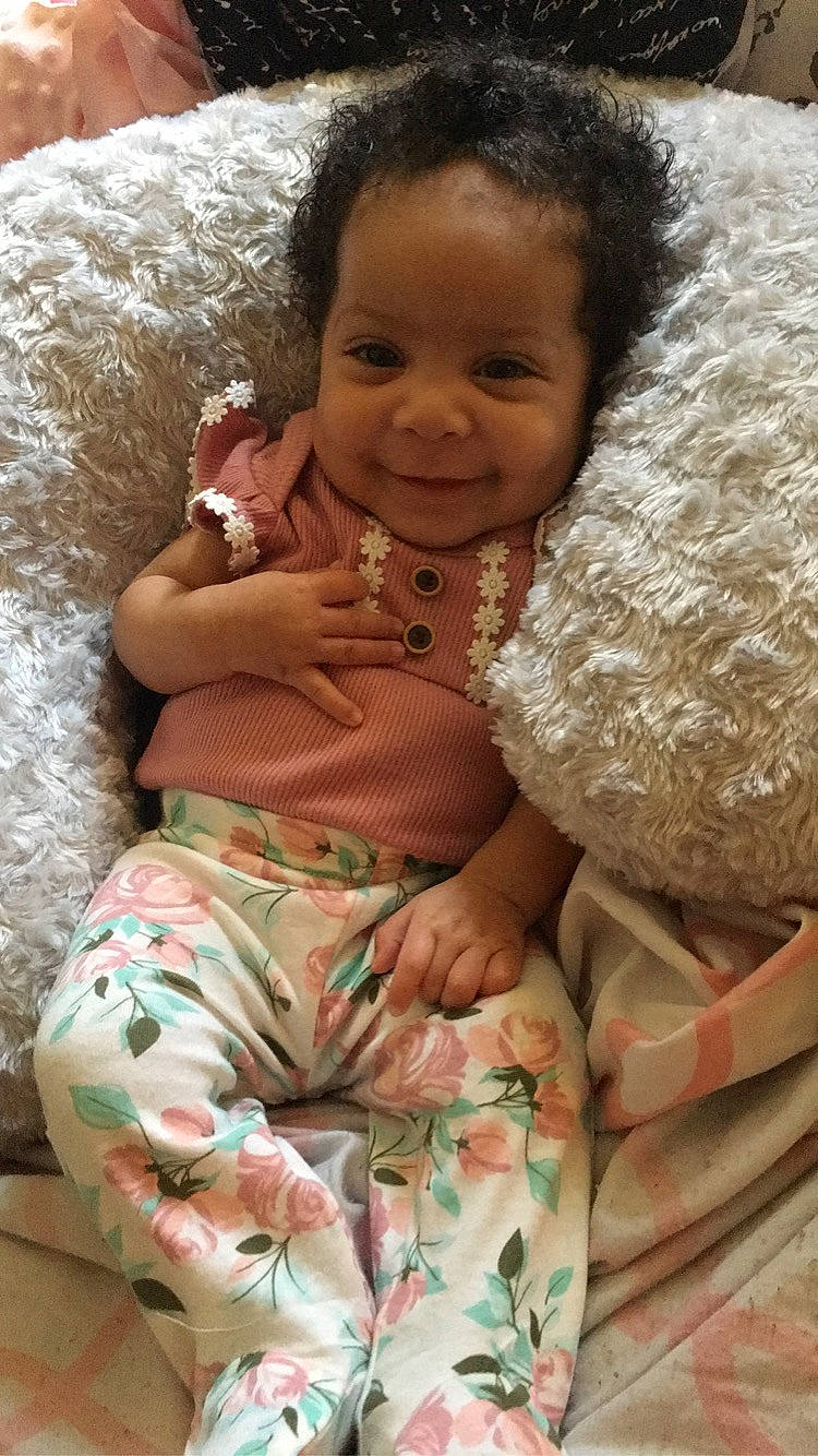 Sanaa is registered to the contest to win money with this photo: baby, cheek, child, joy, person, skin, smile, toddler