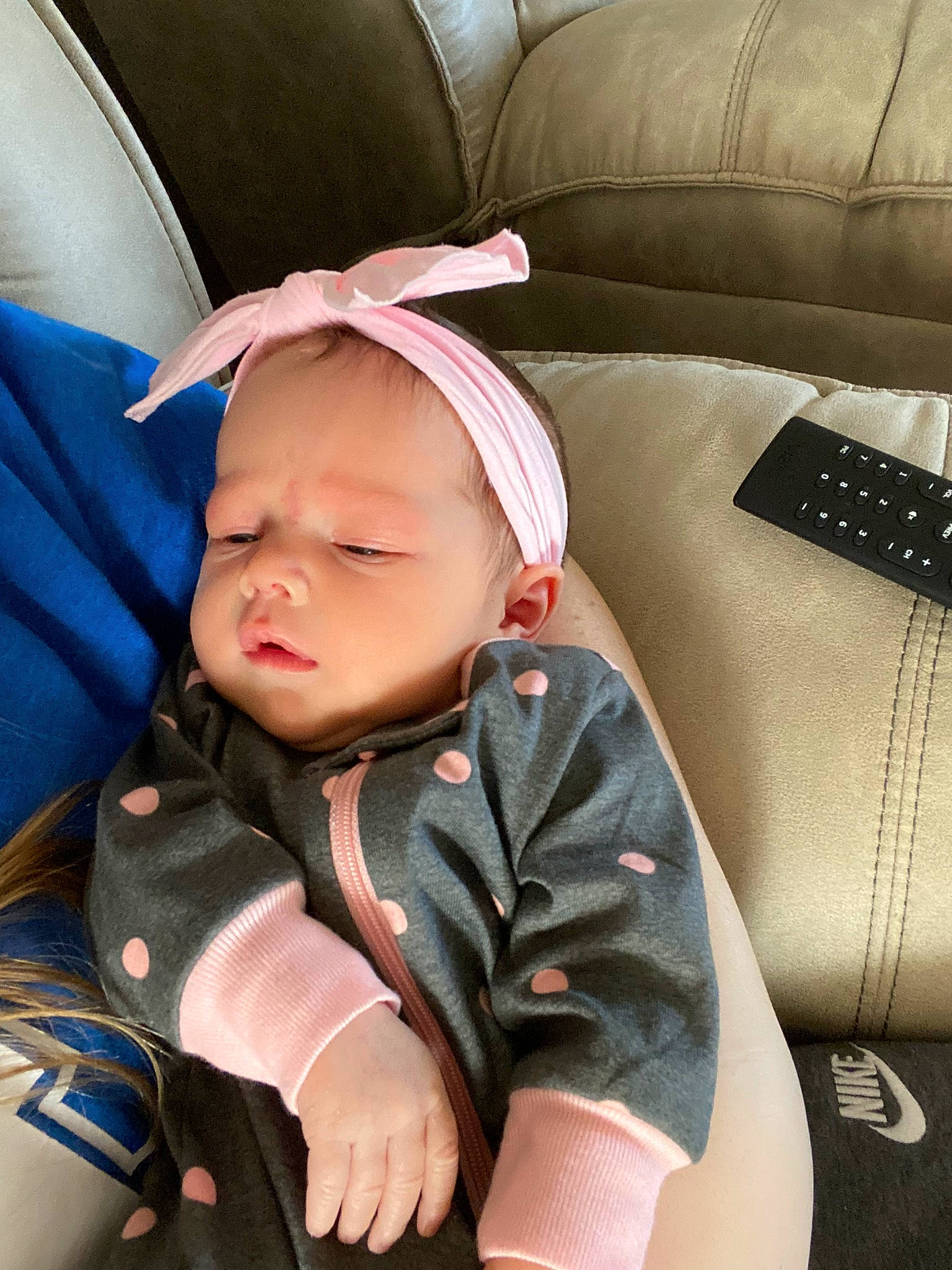 Annagrace is registered to the contest to win money with this photo: auto_part, automotive_design, baby, baby_in_car_seat, baby_products, baby_safety, baby_toddler_clothing, car_seat, car_seat_cover, cheek, child, comfort, couch, head_restraint, headwear, linens, luxury_vehicle, person, room, sitting