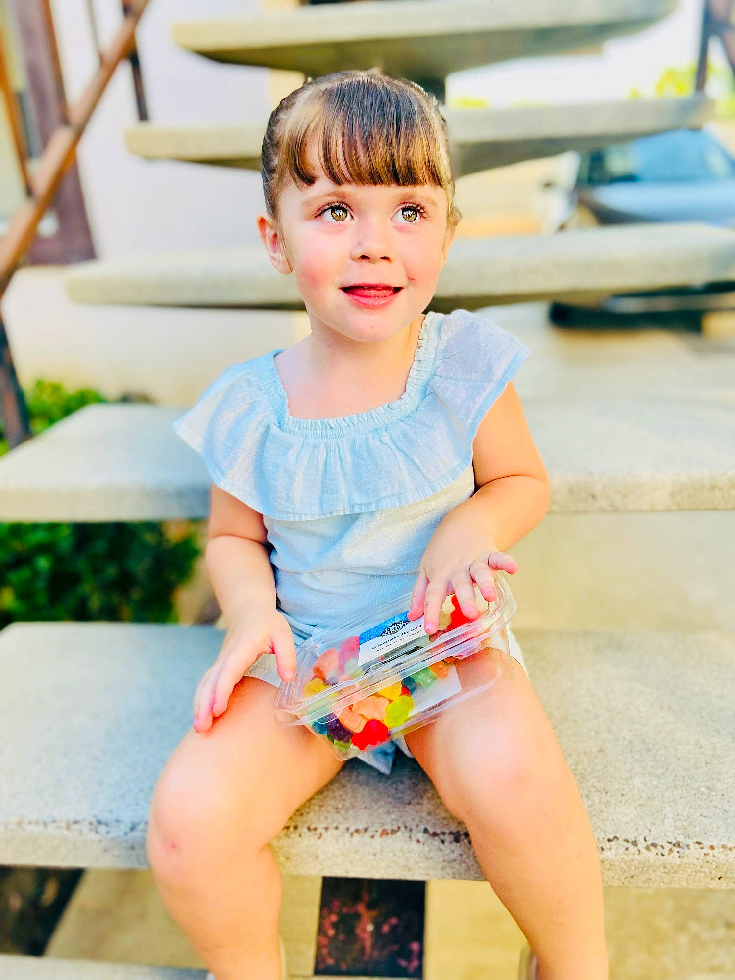 Poppy is registered to the contest to win money with this photo: baby_toddler_clothing, child, face, flash_photography, fun, hair, happy, human_body, human_leg, jean_short, joy, leisure, person, photograph, shorts, smile, snapshot, summer, t_shirt, thigh