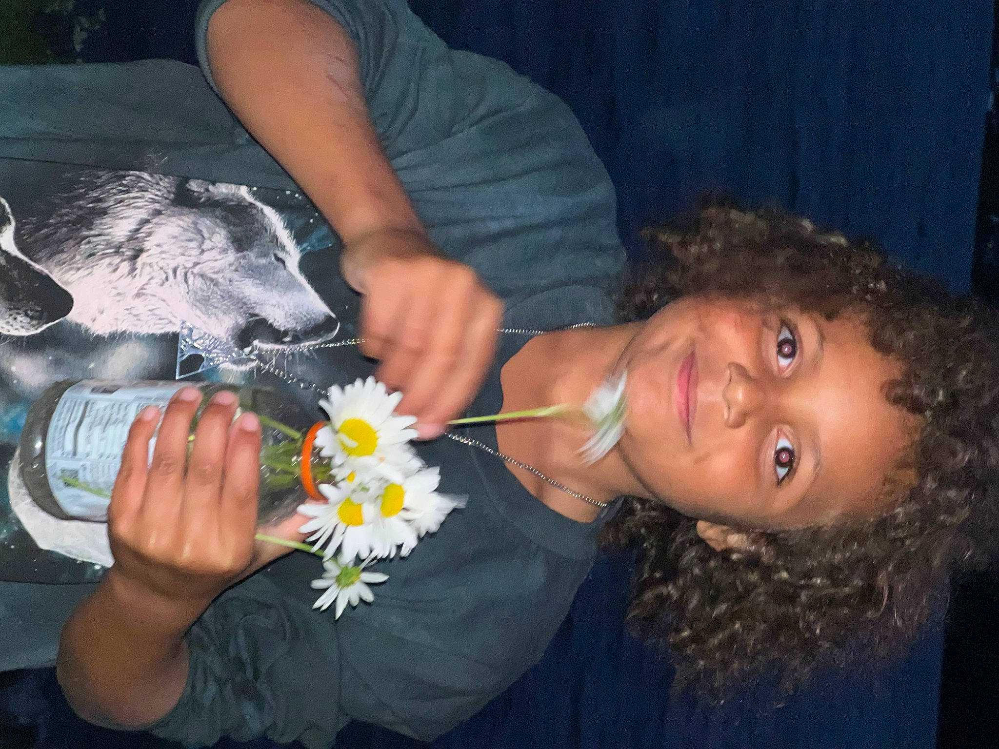 Lilyannah is registered to the contest to win money with this photo: cut_flowers, event, finger, floral_design, flower, flower_arranging, fun, gesture, happy, joy, nail, person, petal, plant, smile, thumb