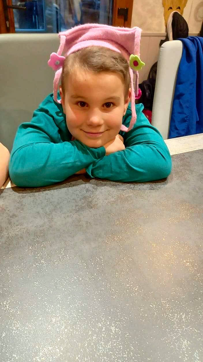 Nathael a rejoint le concours — aidez-le/la à gagner de superbes lots ! baby_toddler_clothing, child, chin, comfort, eye, face, floor, flooring, fun, grass, hair, hairstyle, happy, head, joy, leisure, person, road_surface, skin, sleeve