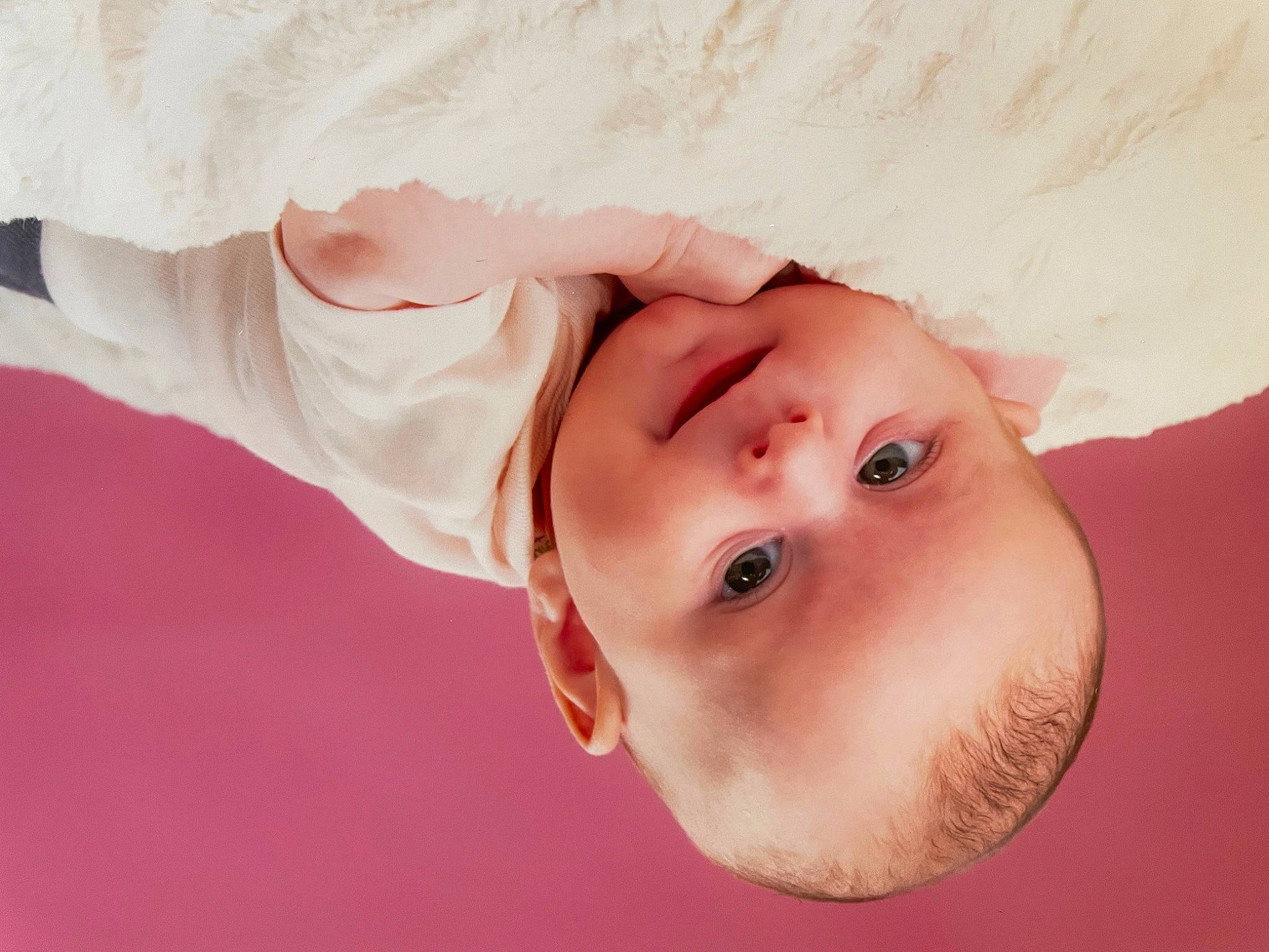 Valentina a rejoint le concours — aidez-le/la à gagner de superbes lots ! cheek, child, ear, eyebrow, eyelash, fashion_accessory, finger, flash_photography, happy, hat, iris, jaw, lip, mouth, neck, nose, person, skin, smile, toddler