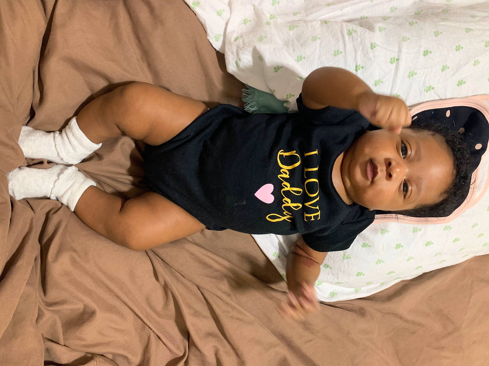 Kelsey is registered to the contest to win money with this photo: black_hair, leg, person, thigh