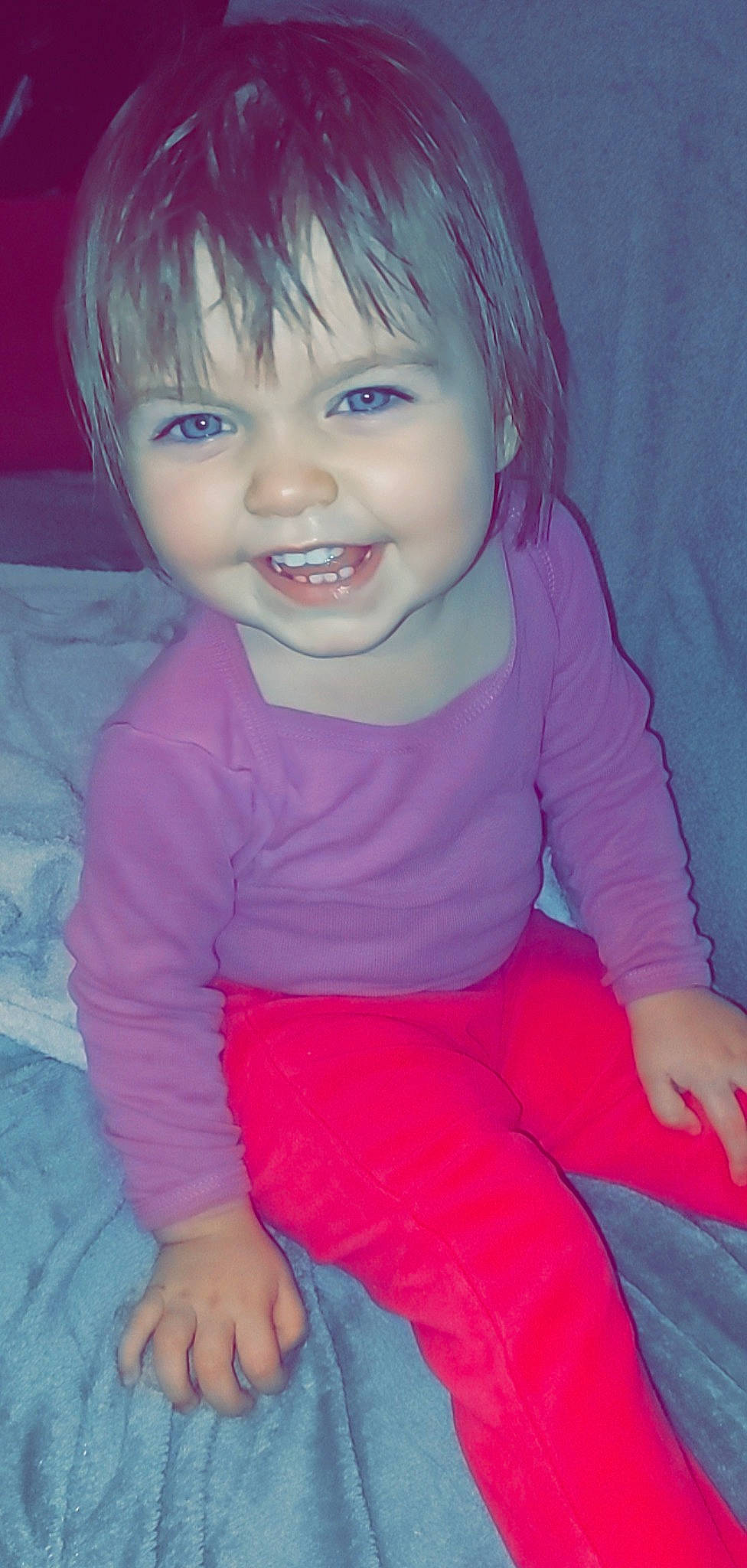 Mia a rejoint le concours — aidez-le/la à gagner de superbes lots ! blue, cheek, chin, eye, eyebrow, eyelash, hair, hairstyle, head, headwear, human_body, jaw, joy, lip, mouth, neck, nose, organ, person, purple