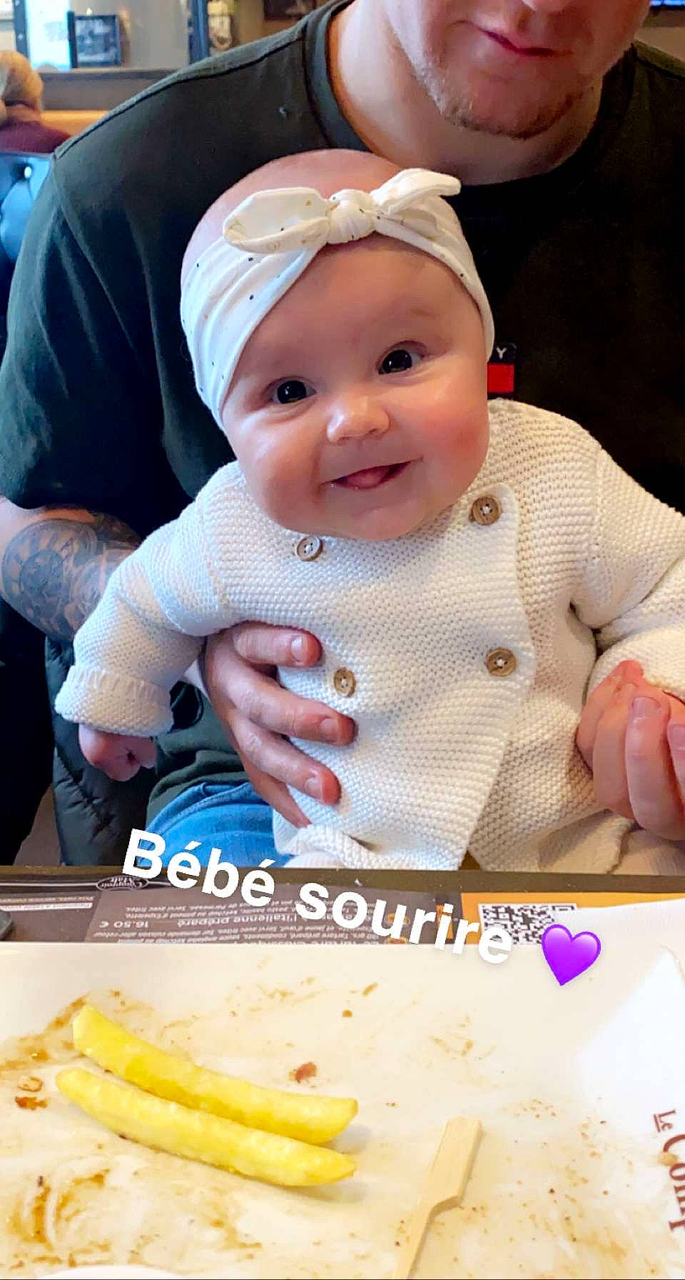 Lila participe au concours pour gagner de l'argent avec cette photo : art, baby, baby_toddler_clothing, cap, cheek, child, cooking, cuisine, dish, finger, food, happy, hat, headgear, headwear, ingredient, joy, person, recipe, smile