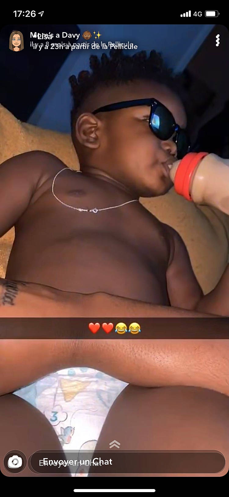 Davy participe au concours pour gagner de l'argent avec cette photo : arm, black, eyebrow, eyewear, glasses, goggles, hairstyle, hand, head, human, human_body, joint, light, lip, mouth, muscle, organ, person, shoulder, sunglasses