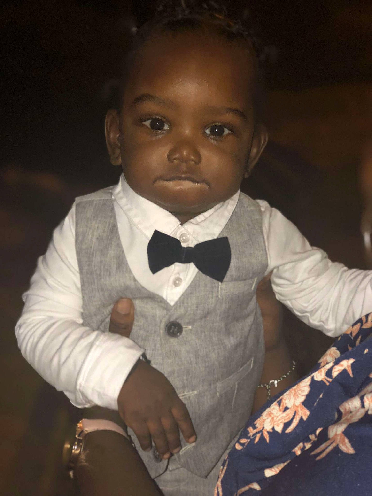 Davy a rejoint le concours — aidez-le/la à gagner de superbes lots ! bow_tie, cheek, collar, dress, dress_shirt, eye, face, flash_photography, formal_wear, gesture, hair, happy, head, headgear, nose, person, skin, sleeve, suit, tie