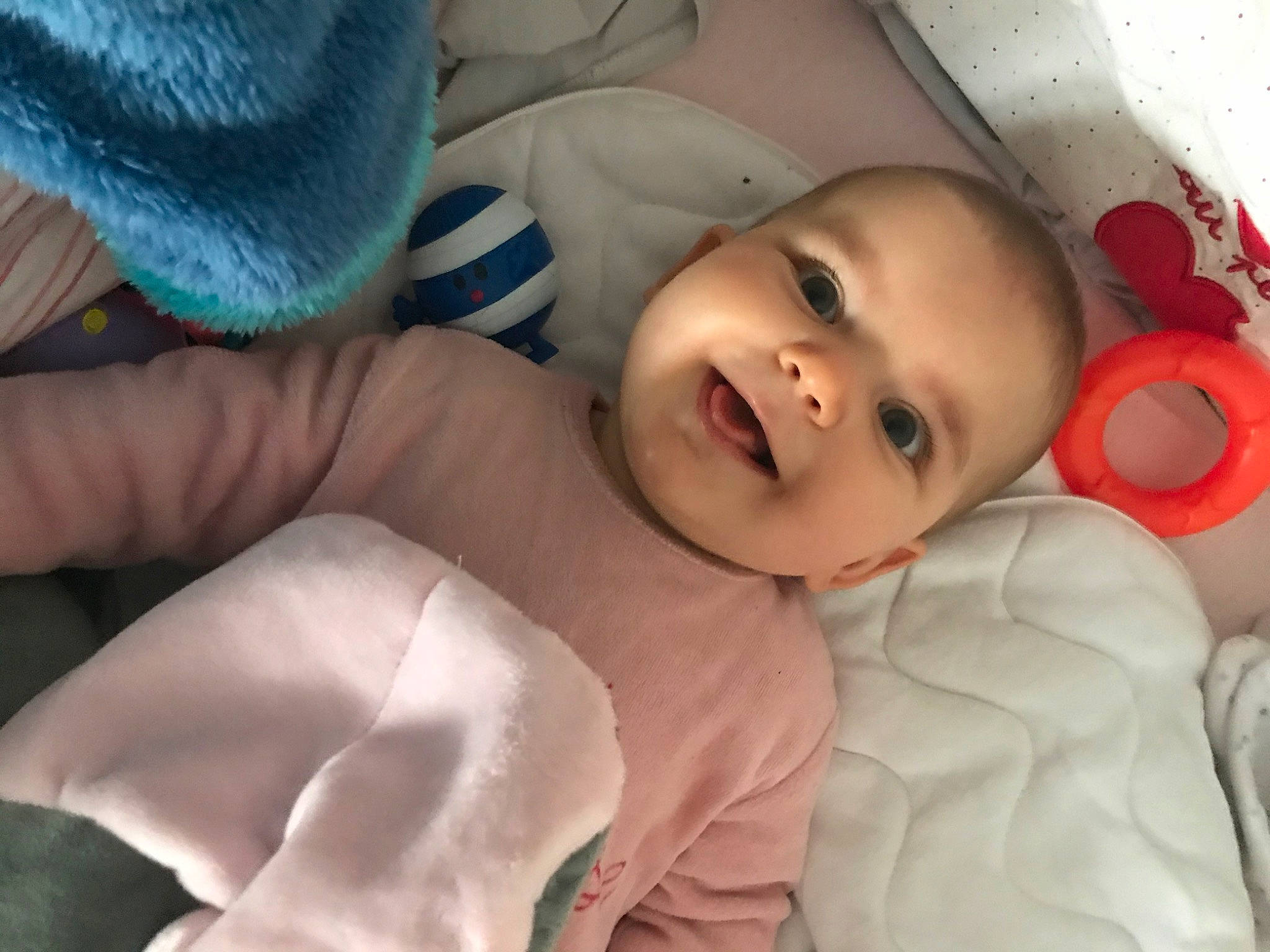 Lana a rejoint le concours — aidez-le/la à gagner de superbes lots ! baby, beauty, bedtime, birth, cheek, child, ear, eye, face, head, lip, mouth, nap, nose, person, skin, sleep, smile, toddler