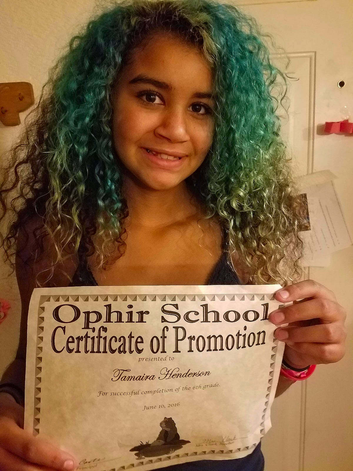 Tamaira is registered to the contest to win money with this photo: