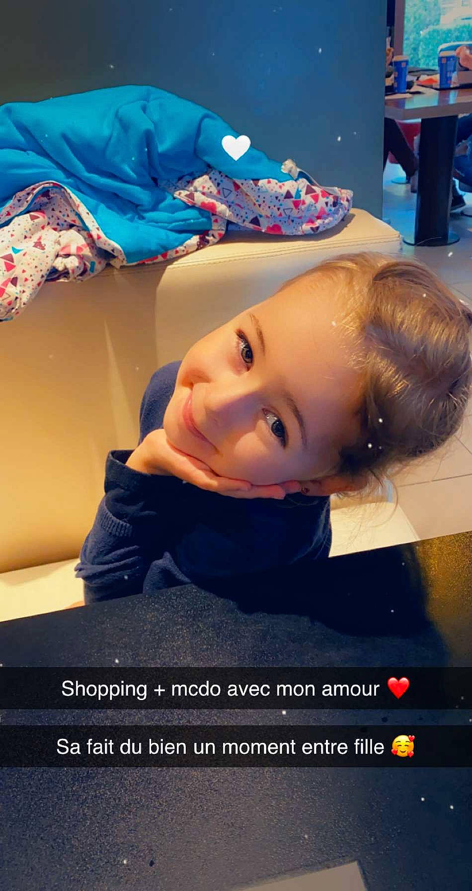 Léonny a rejoint le concours — aidez-le/la à gagner de superbes lots ! child, curious, eyelash, joy, person, photo_caption, portrait_photography, throat, toddler